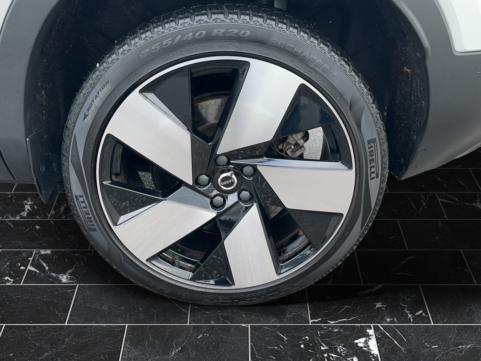 VOLVO C40 Recharge Twin-image-16