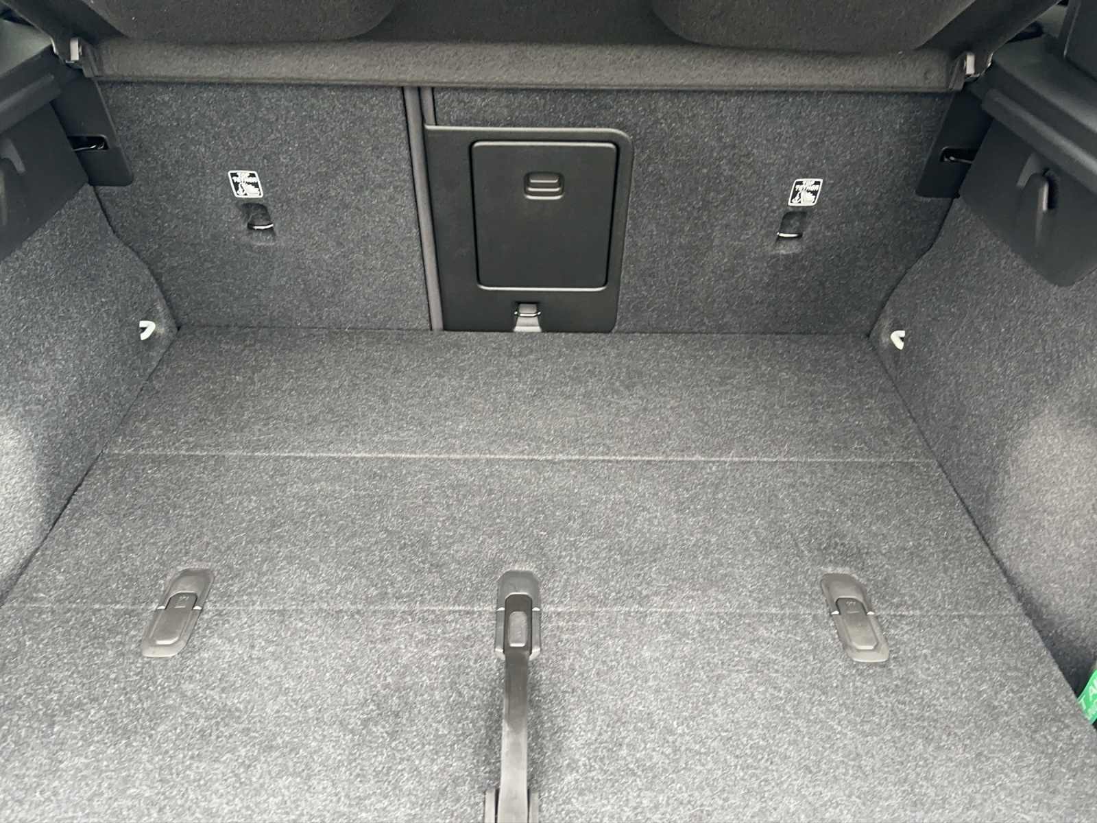 VOLVO C40 Recharge Twin-image-14