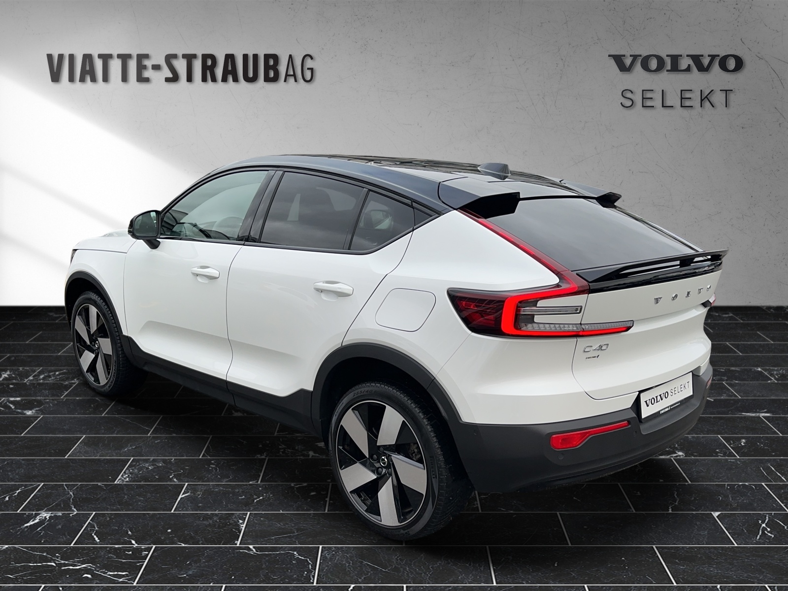 VOLVO C40 Recharge Twin-image-2
