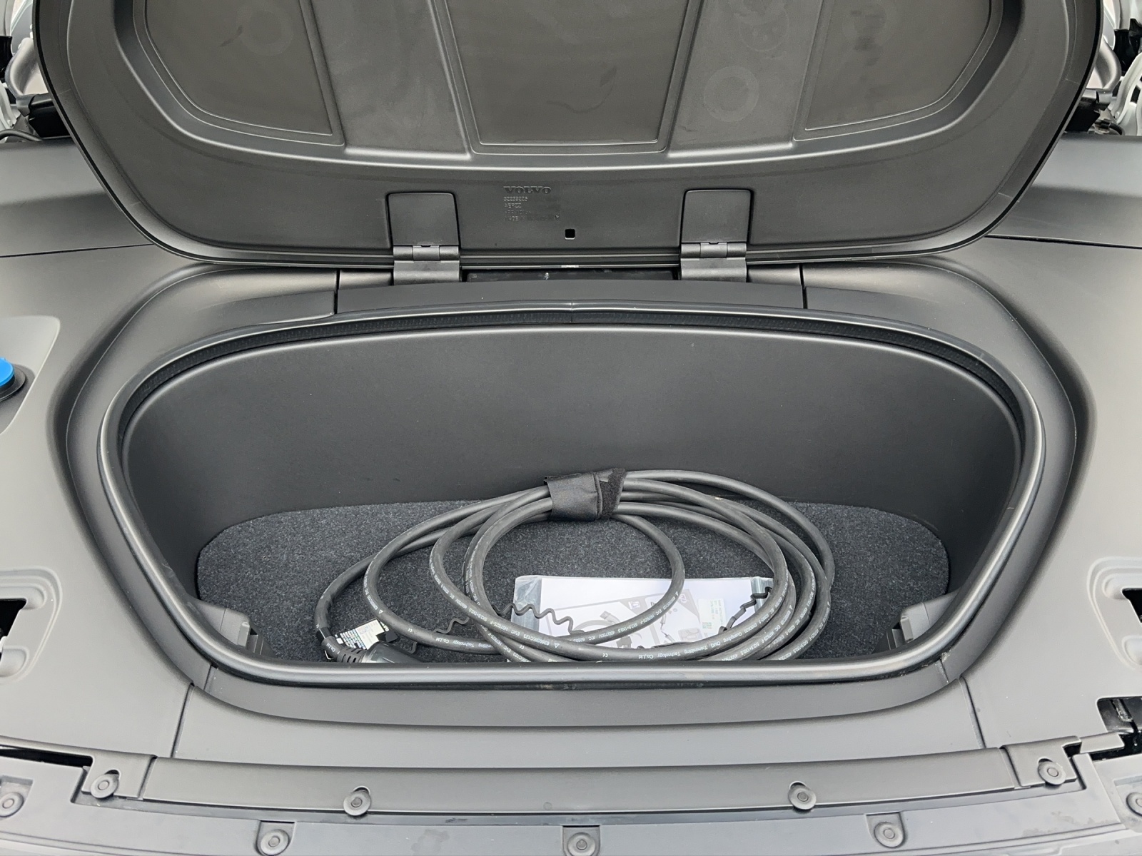 VOLVO C40 Recharge Twin-image-15
