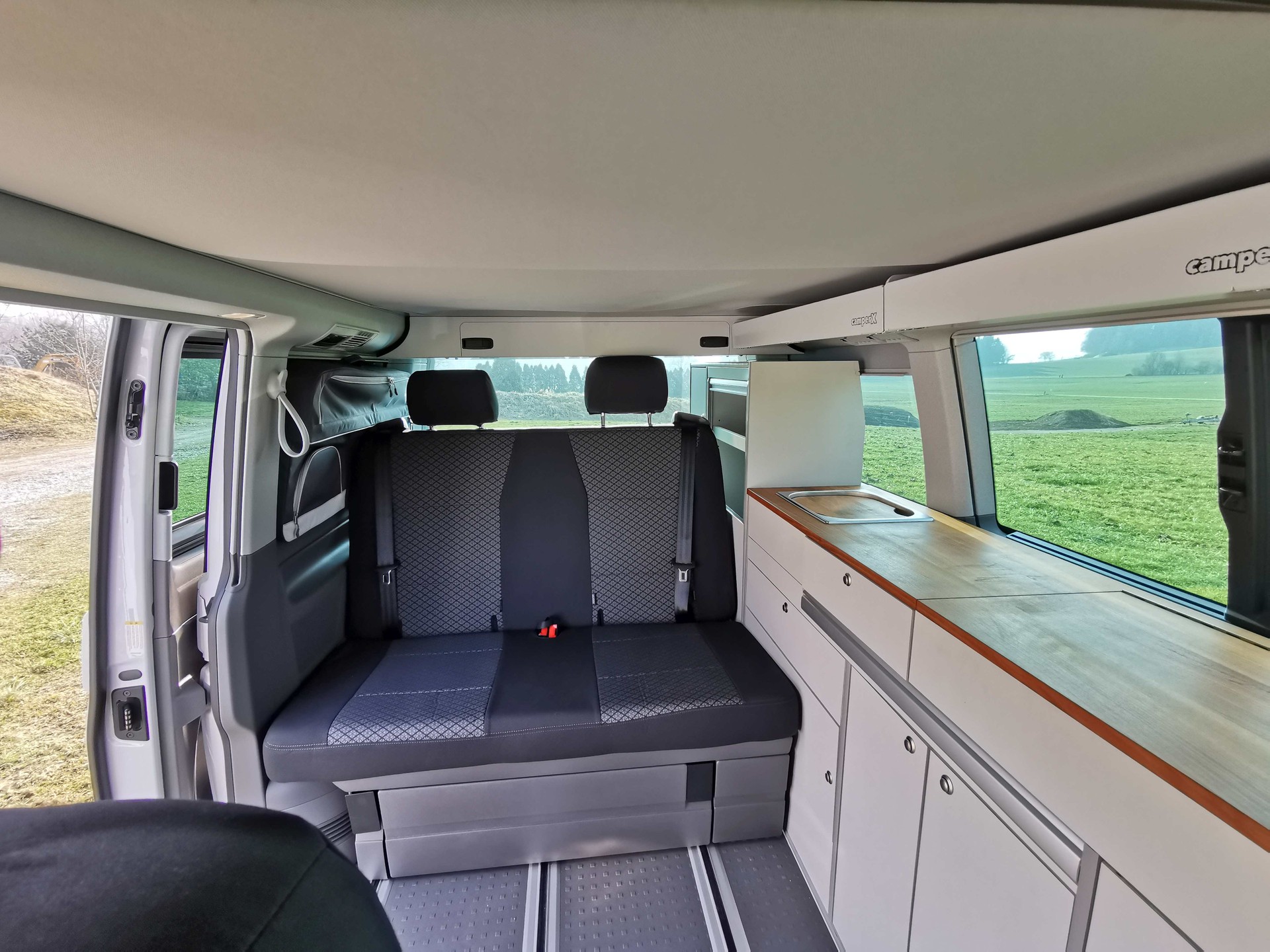 VW T6.1 California Beach Liberty Spirit 150PS TDI DSG-image-24