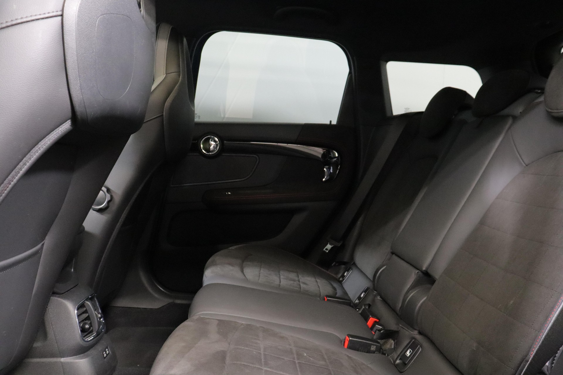 MINI Countryman F60 2.0i John Cooper Works ALL4-image-3