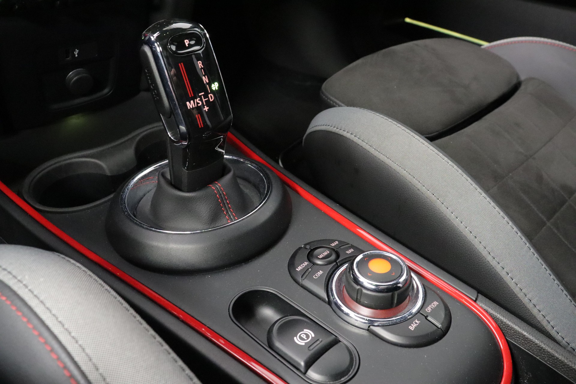 MINI Countryman F60 2.0i John Cooper Works ALL4-image-15