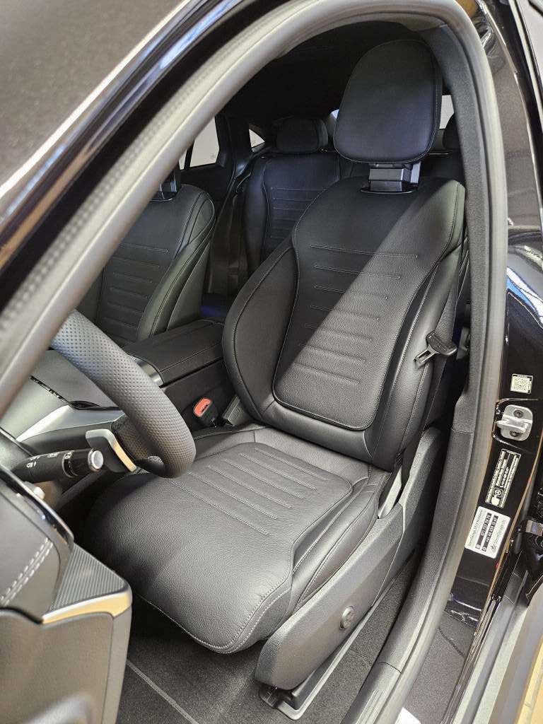 MERCEDES-BENZ GLC 300 4Matic AMG Line Coupé-image-5