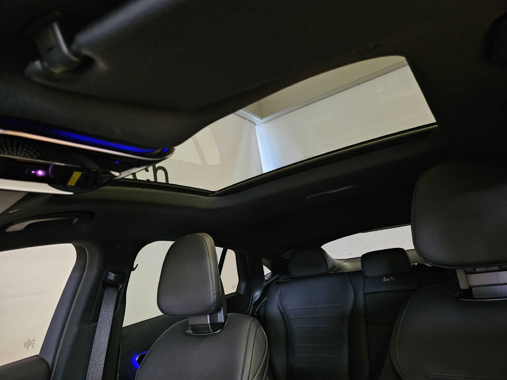 MERCEDES-BENZ GLC 300 4Matic AMG Line Coupé-image-4