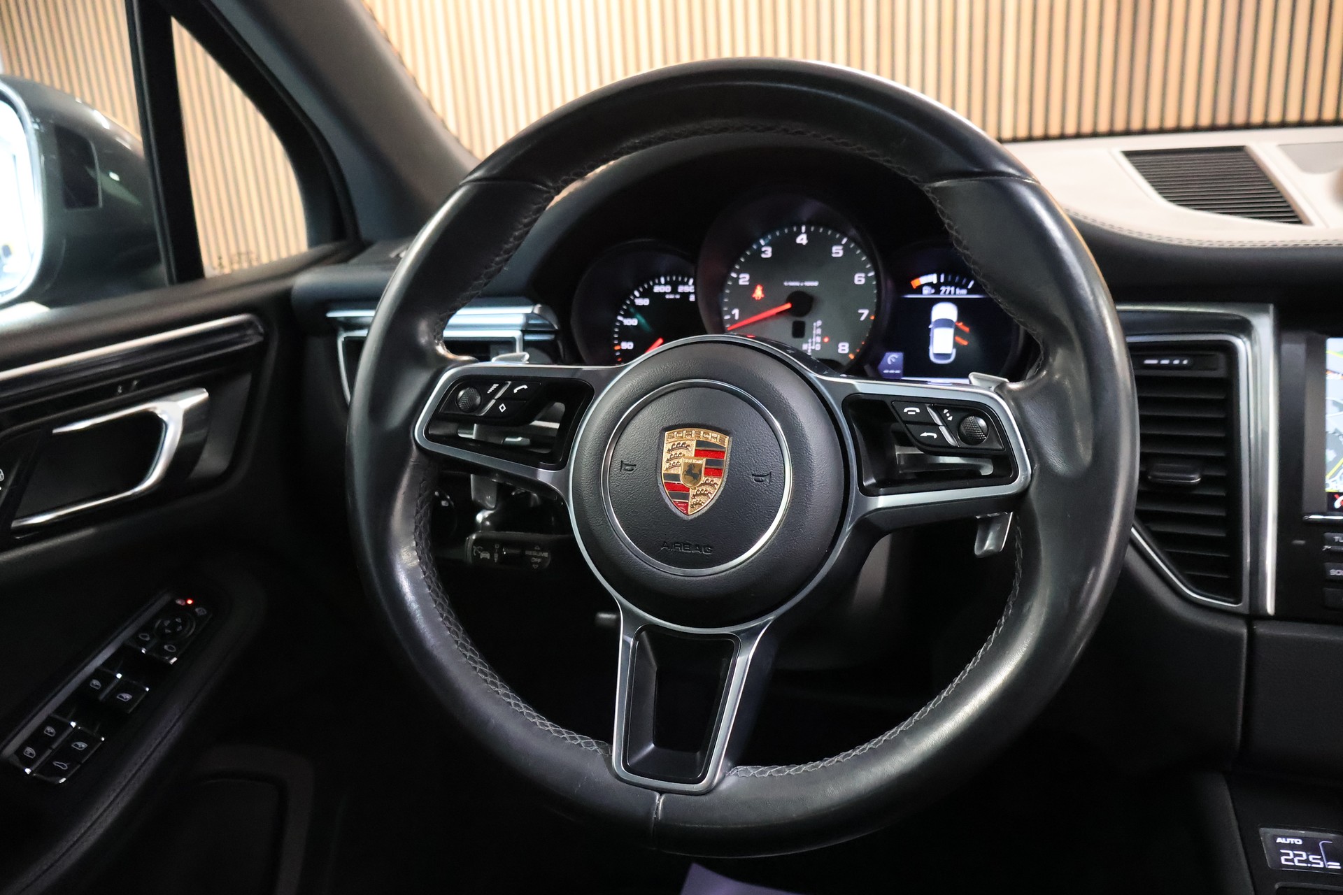 PORSCHE Macan S PDK-image-18