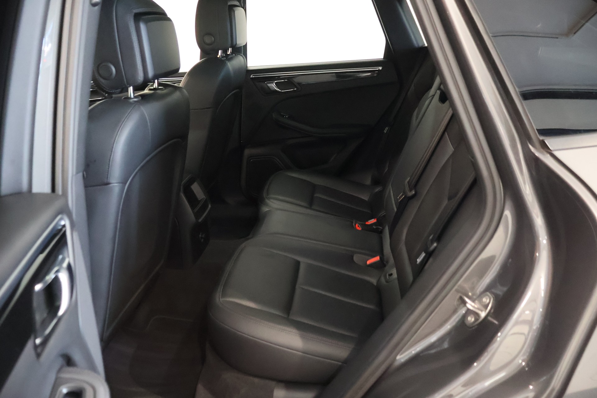 PORSCHE Macan S PDK-image-11