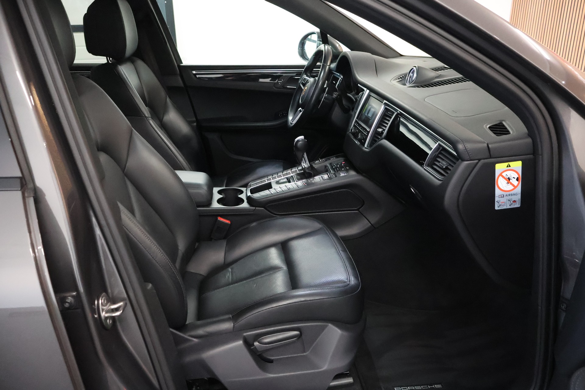PORSCHE Macan S PDK-image-15