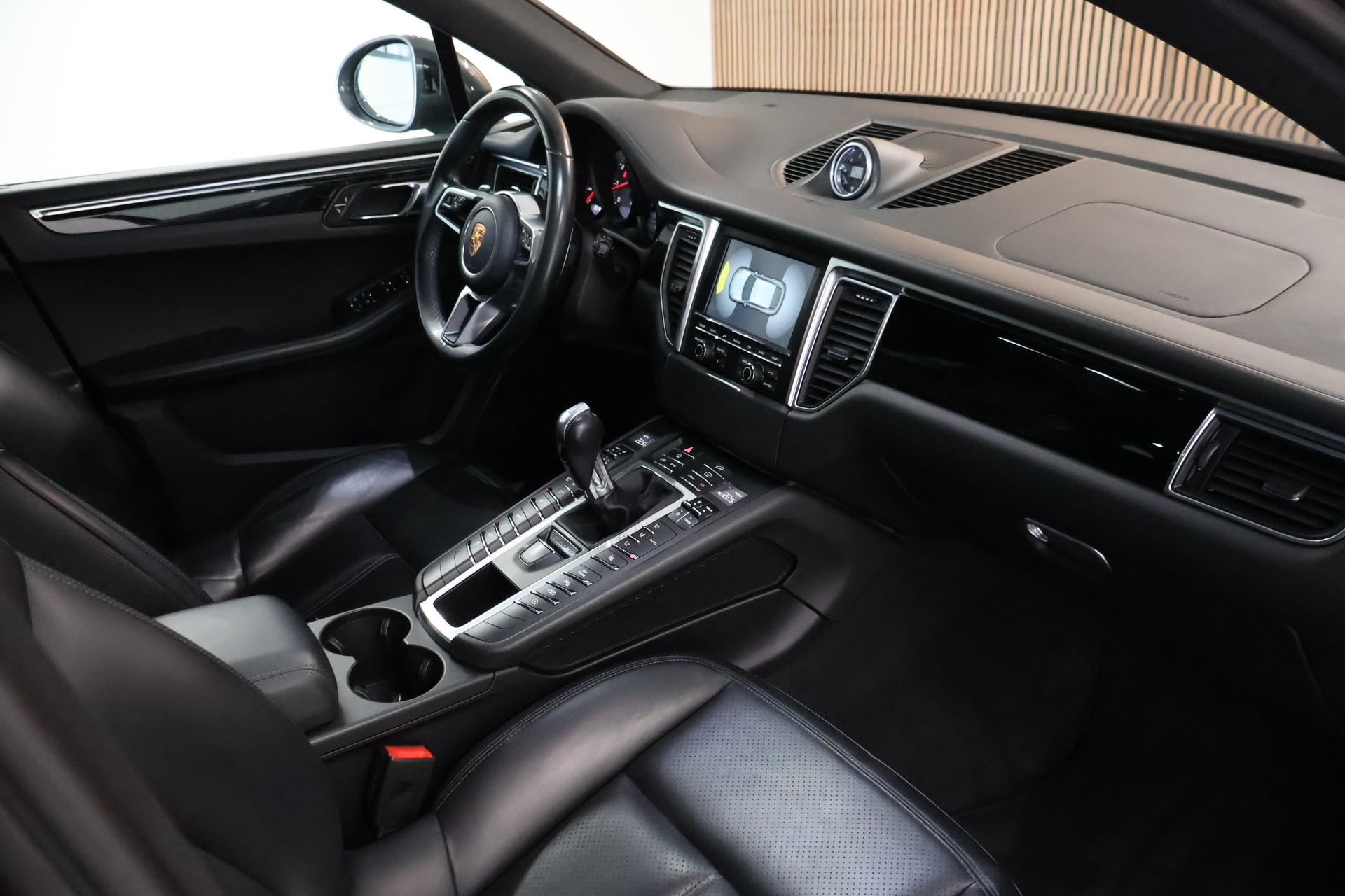 PORSCHE Macan S PDK-image-16