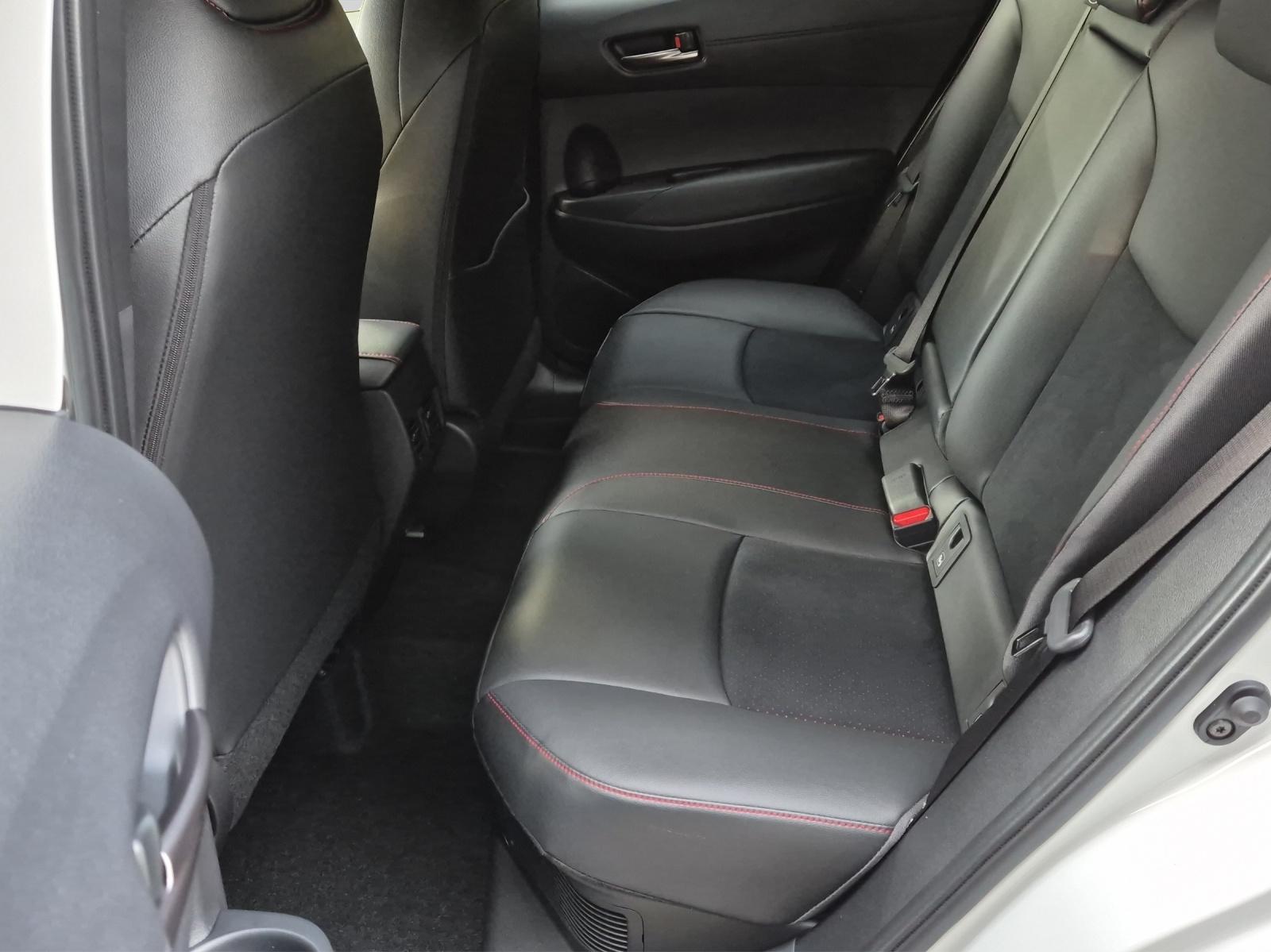TOYOTA Corolla Cross 2.0 HSD GR Sport AWD-i-image-8