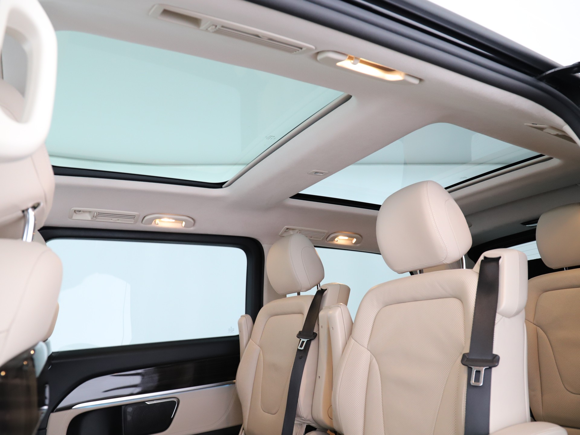 MERCEDES-BENZ V 300 d Exclusive L 4M-image-14