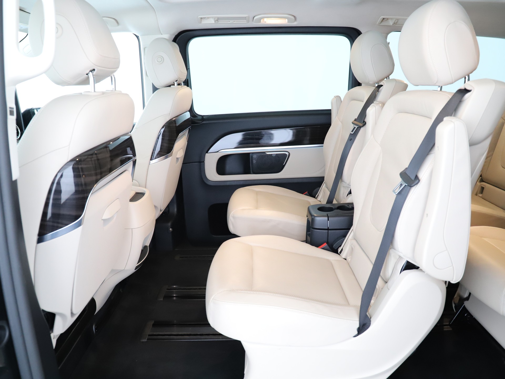 MERCEDES-BENZ V 300 d Exclusive L 4M-image-11