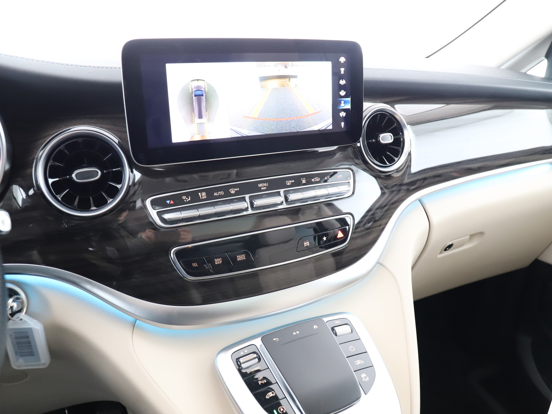 MERCEDES-BENZ V 300 d Exclusive L 4M-image-15