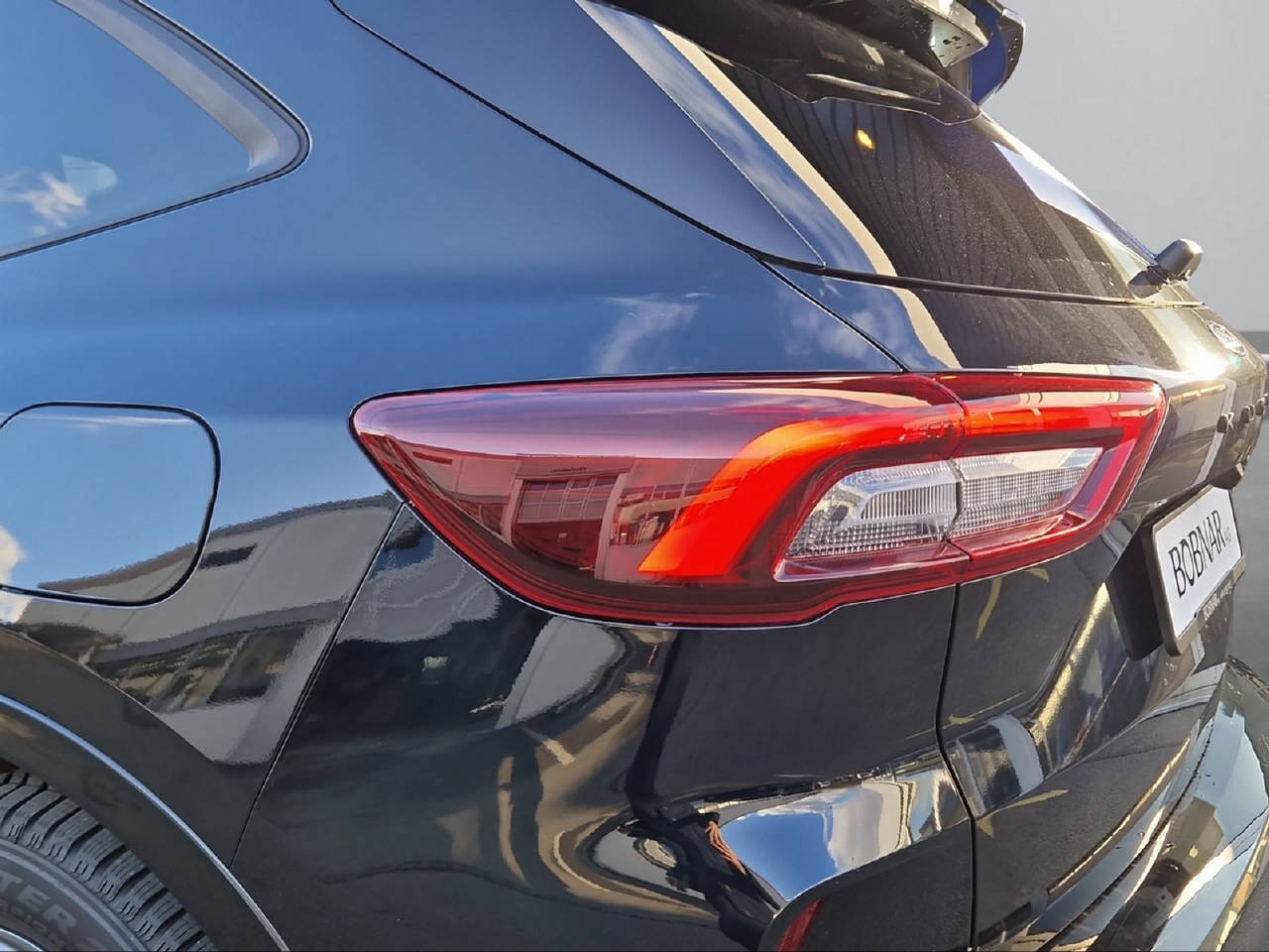 FORD Kuga 2.5 Hybrid ST-Line X 4x4-image-6