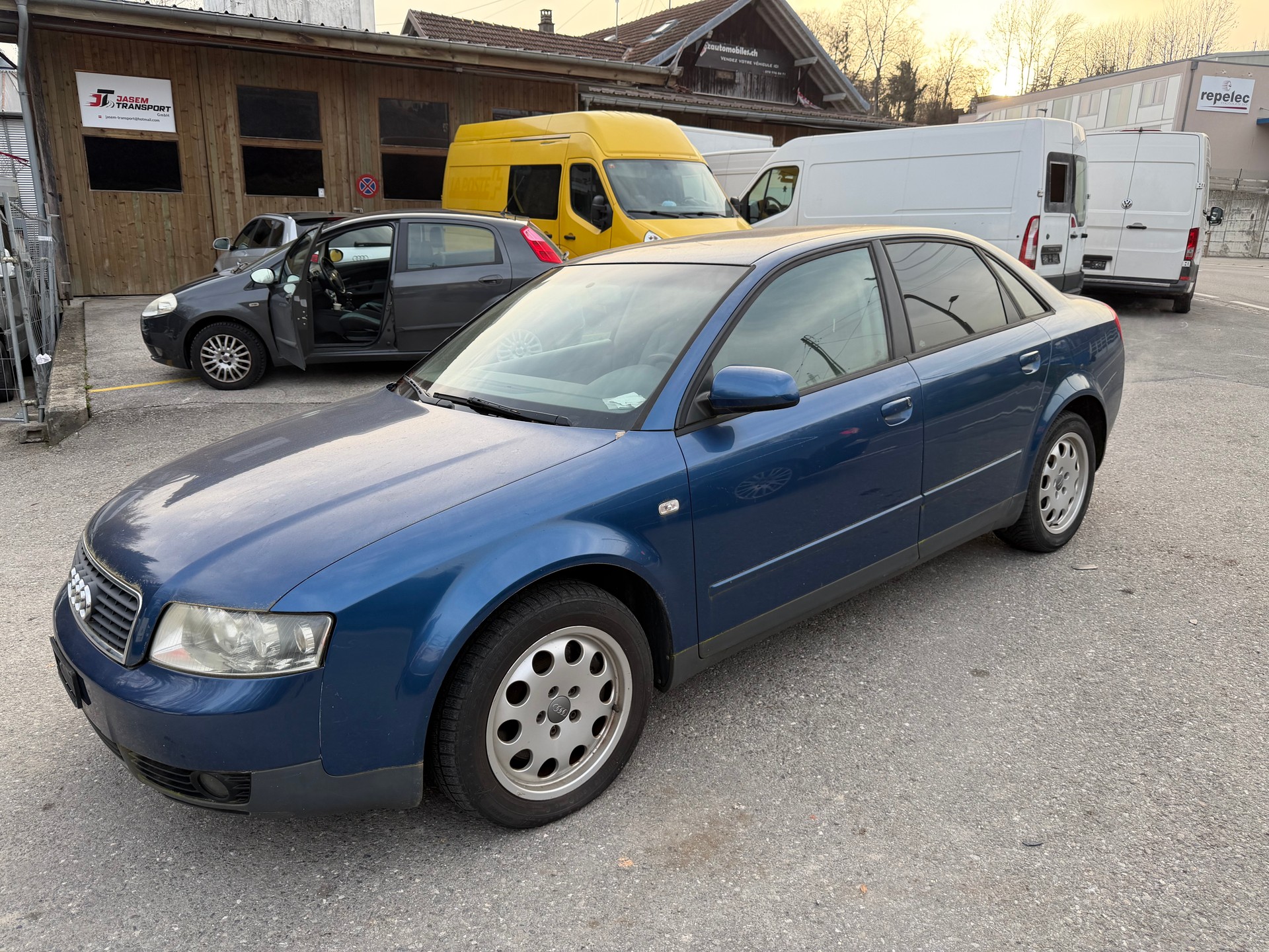 AUDI A4 2.4 V6