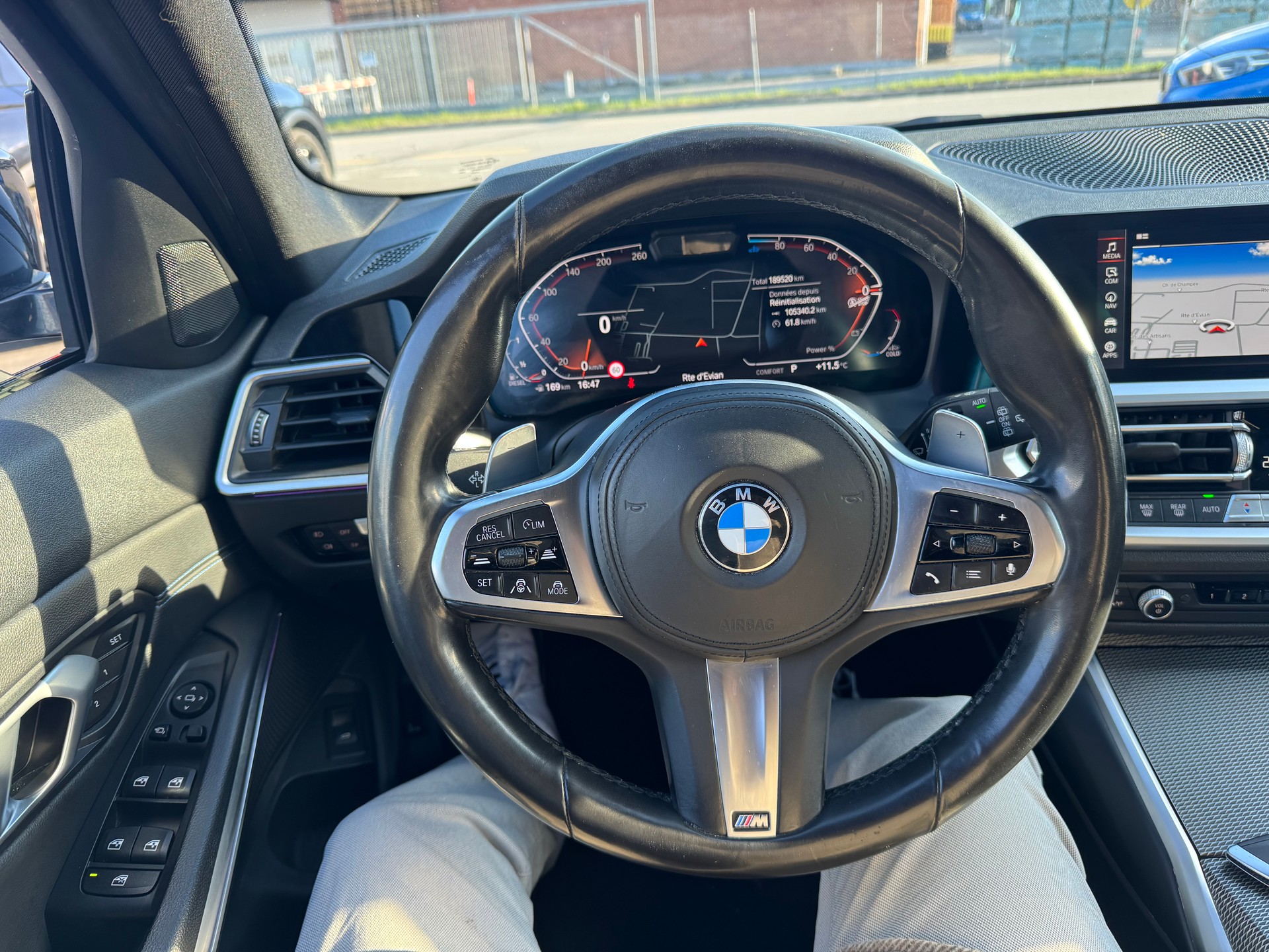 BMW 320d xDrive 48V Touring M Sport Steptronic-image-14