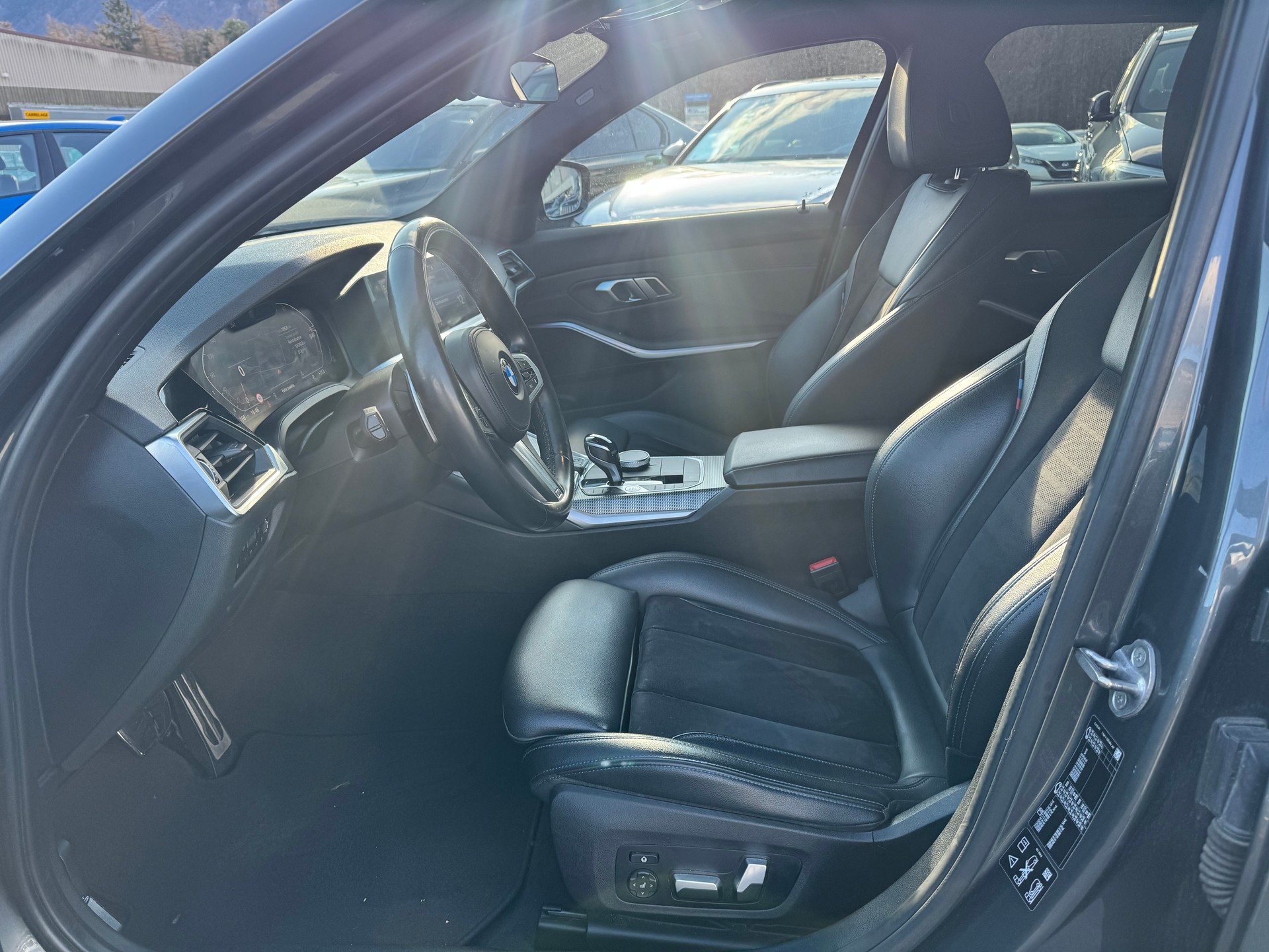 BMW 320d xDrive 48V Touring M Sport Steptronic-image-10