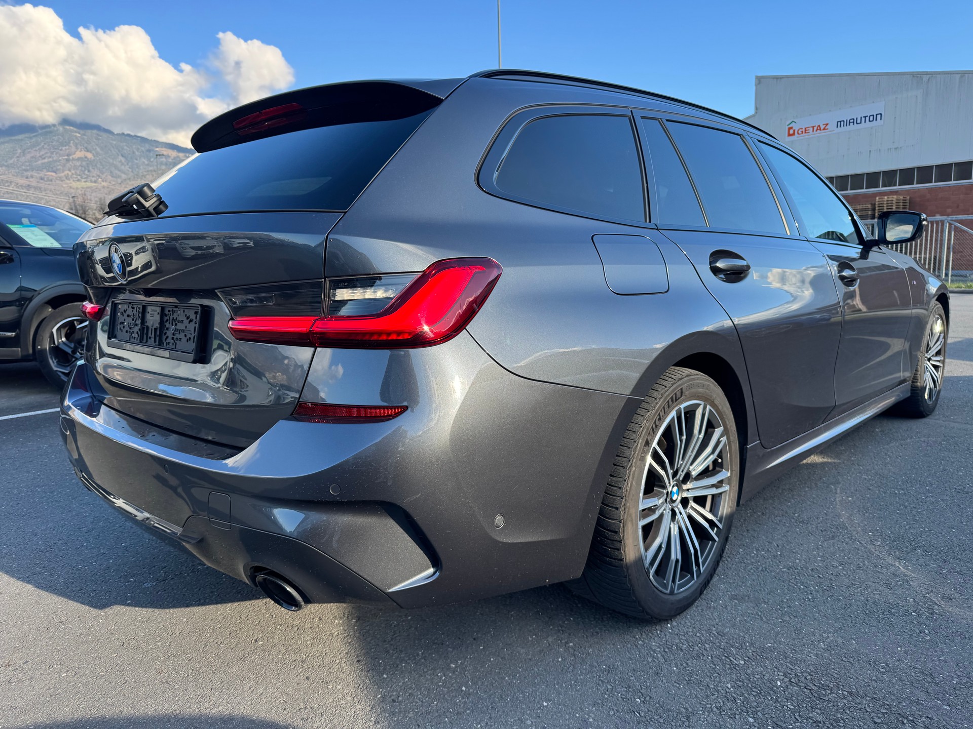 BMW 320d xDrive 48V Touring M Sport Steptronic-showroom-element-3