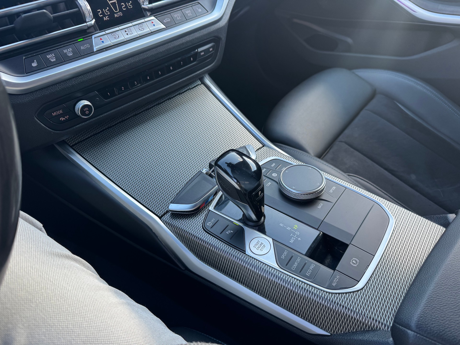 BMW 320d xDrive 48V Touring M Sport Steptronic-image-22