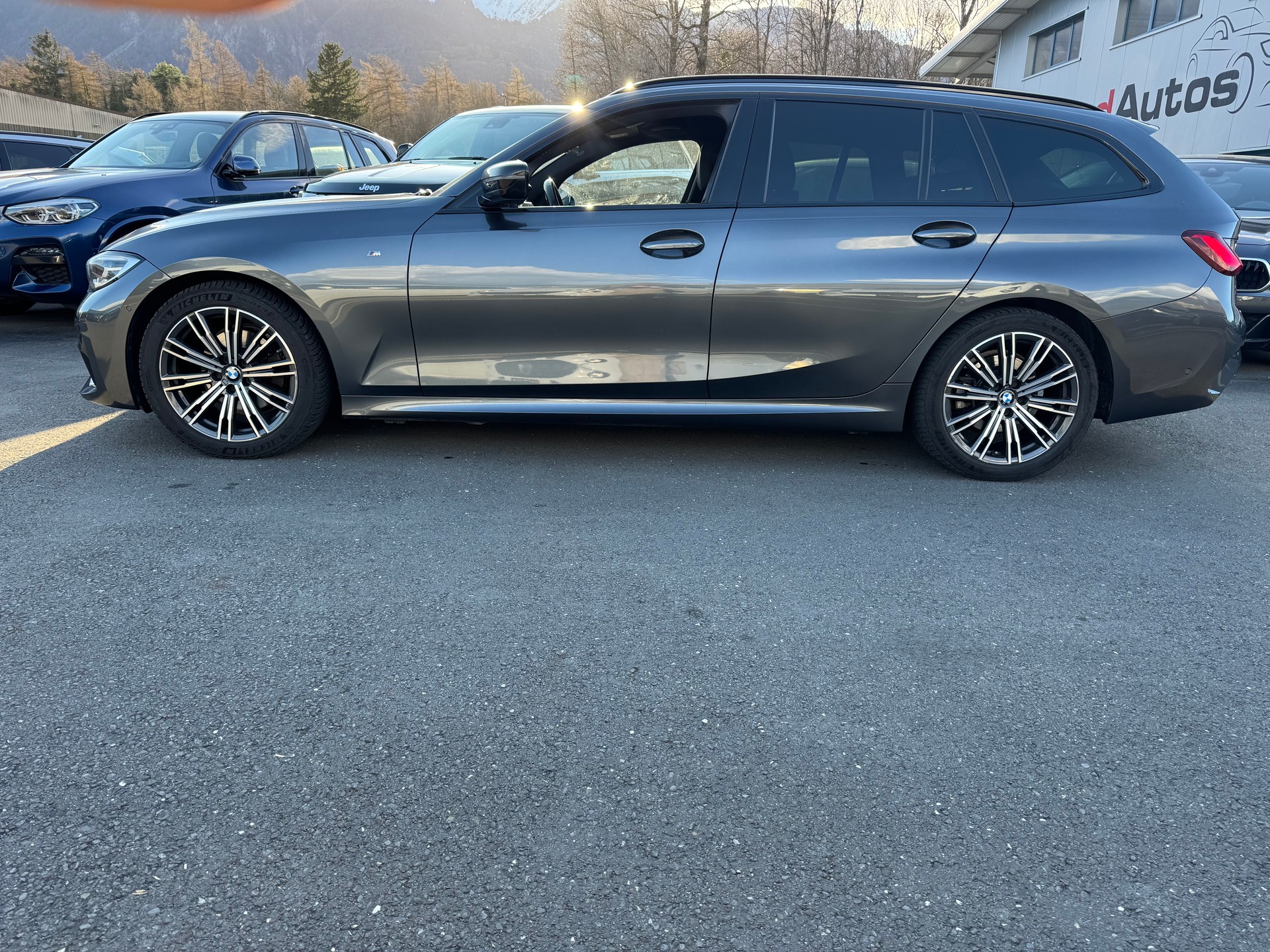 BMW 320d xDrive 48V Touring M Sport Steptronic-image-6