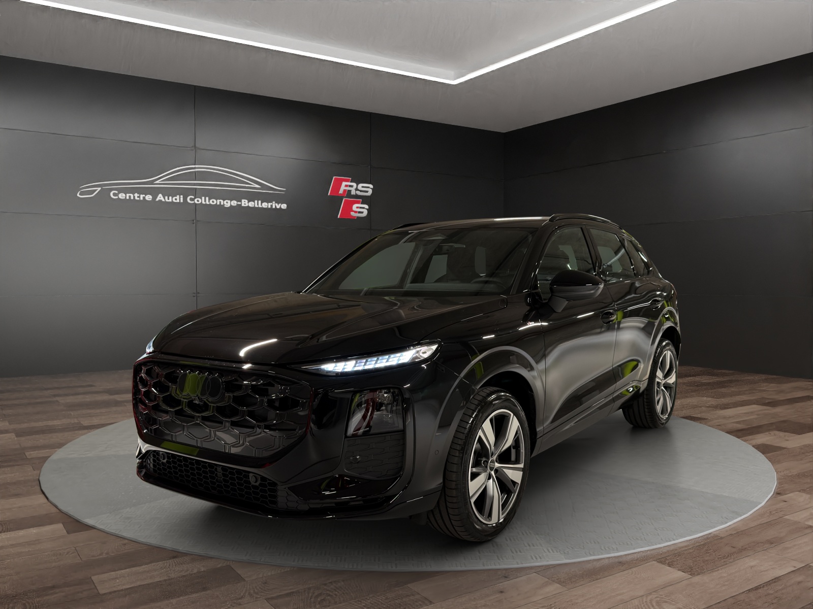 AUDI Q3 SUV 110 kW TFSI S tronic-image-0