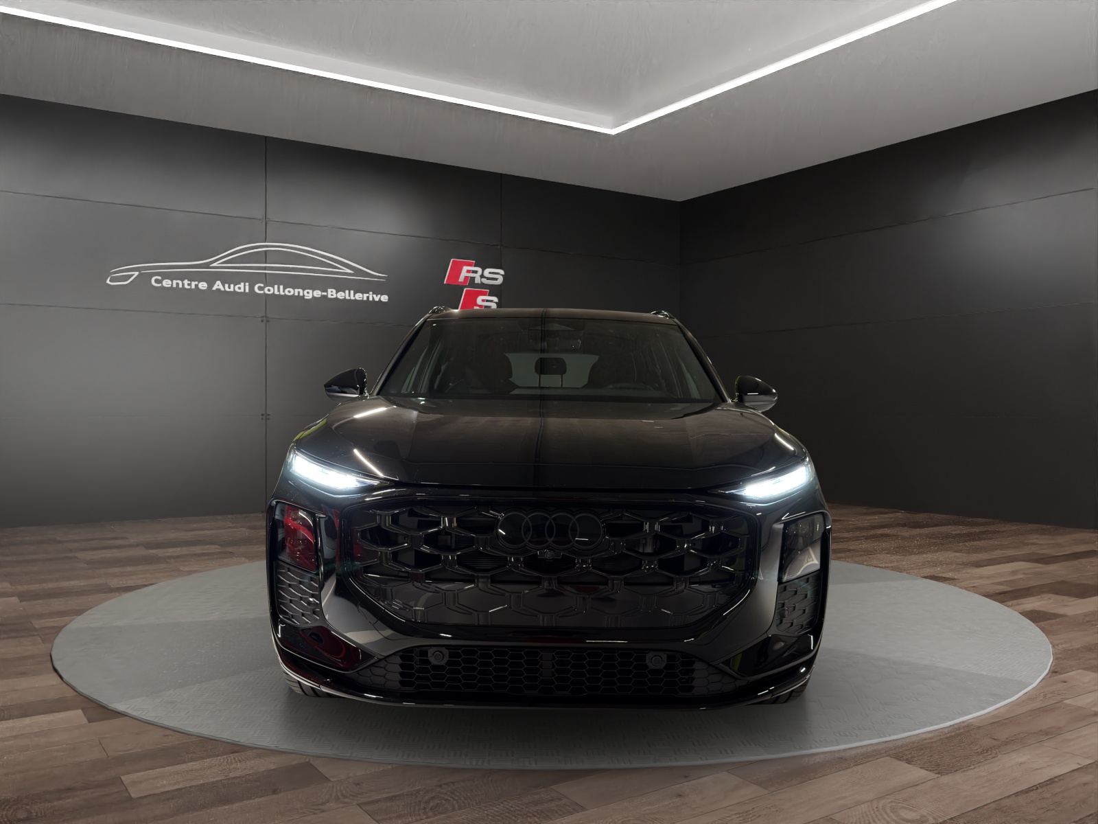 AUDI Q3 SUV 110 kW TFSI S tronic-image-1