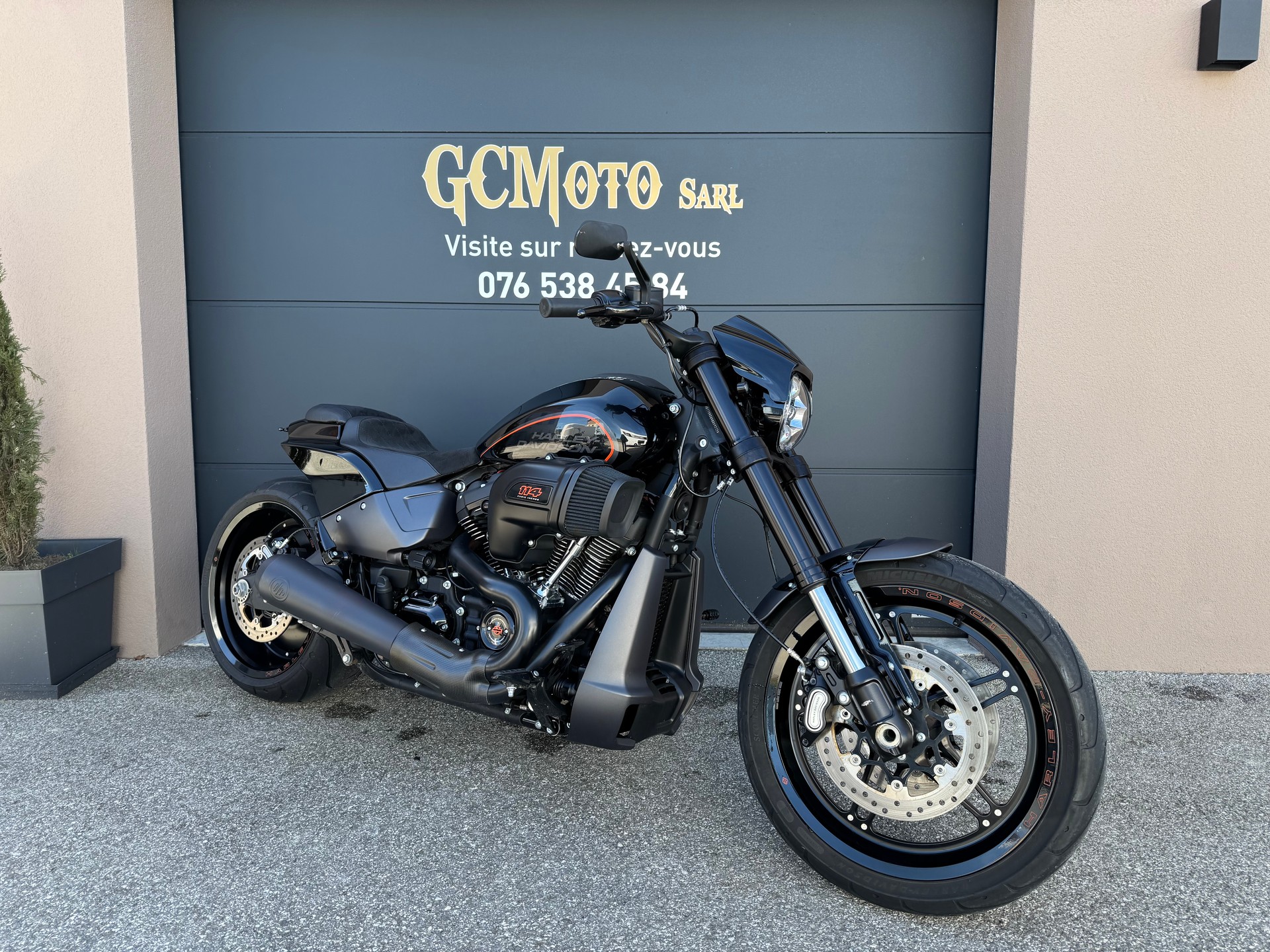 HARLEY-DAVIDSON FXDRS 114 ABS-showroom-element-1
