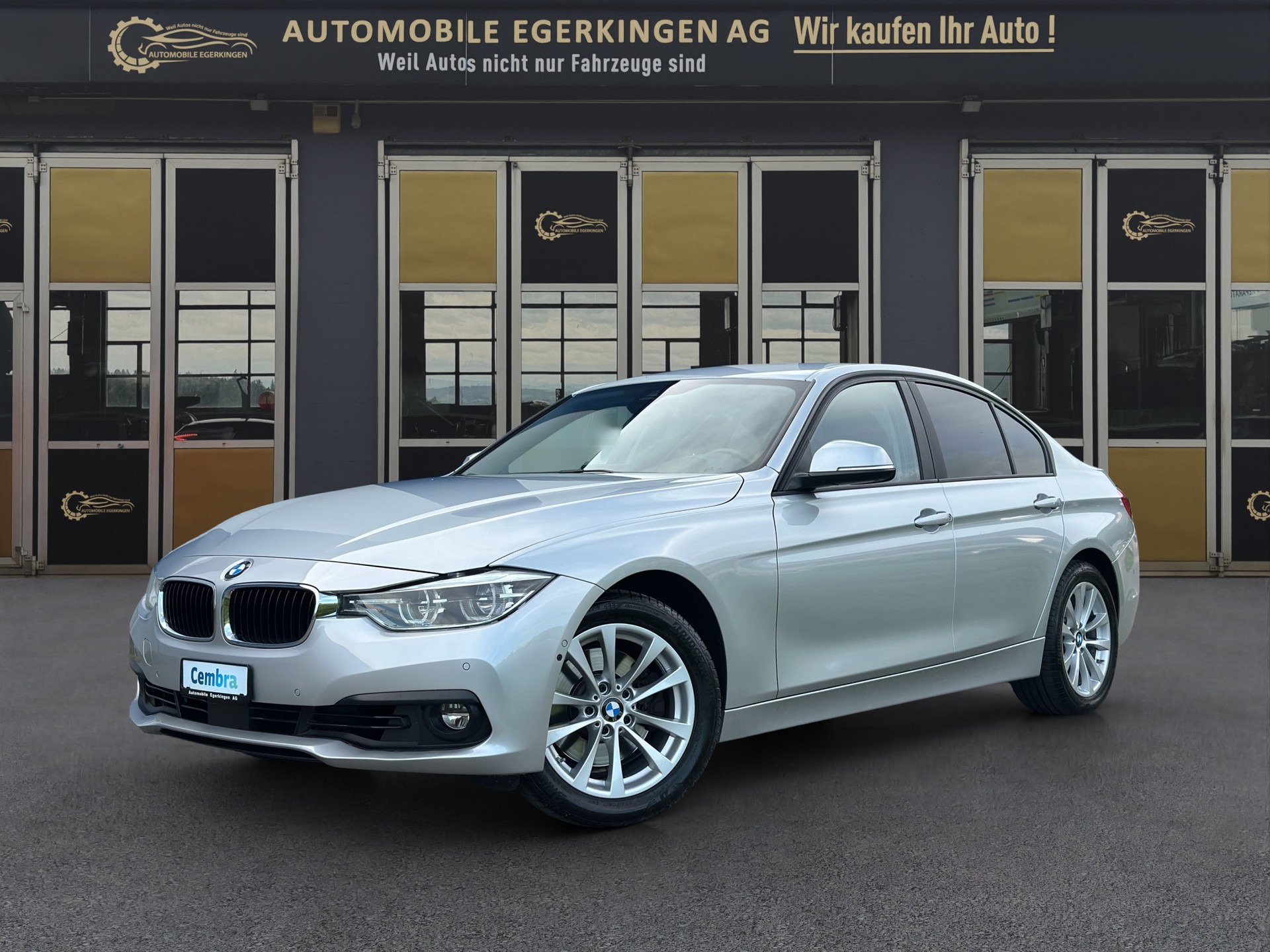 BMW 330i xDrive-image-0