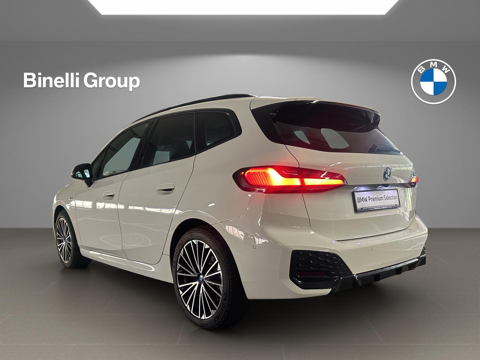 BMW 230e xDrive Active Tourer-image-2