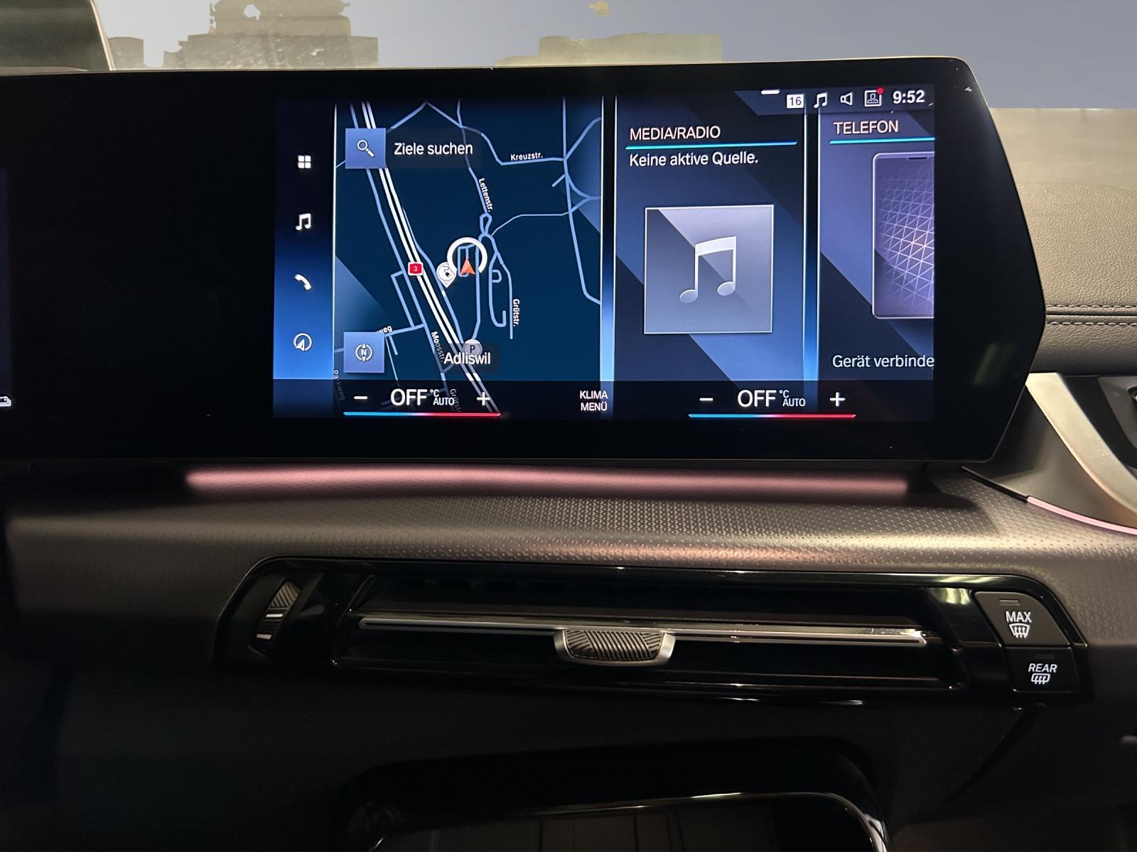 BMW 230e xDrive Active Tourer-image-18