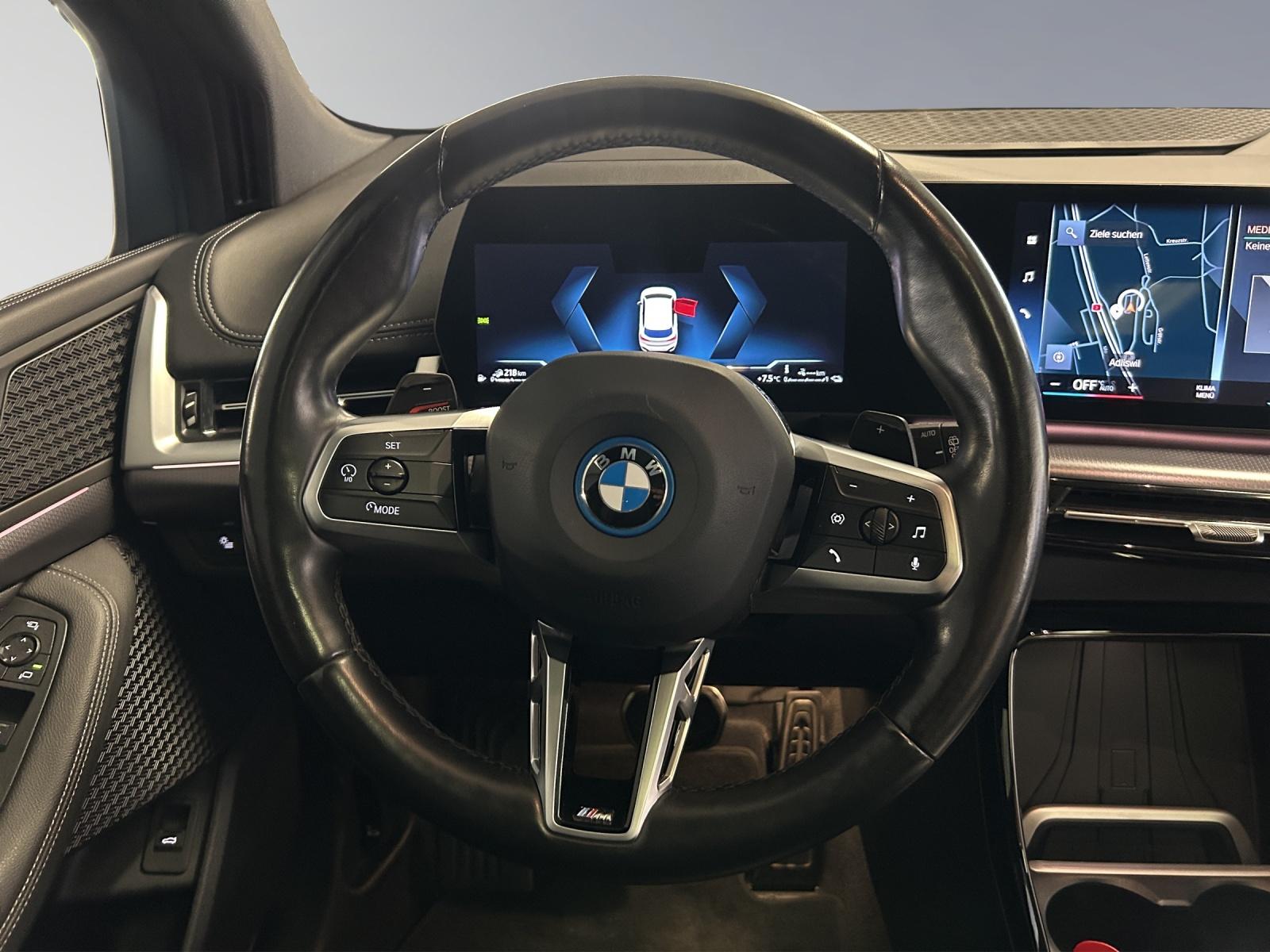 BMW 230e xDrive Active Tourer-image-15