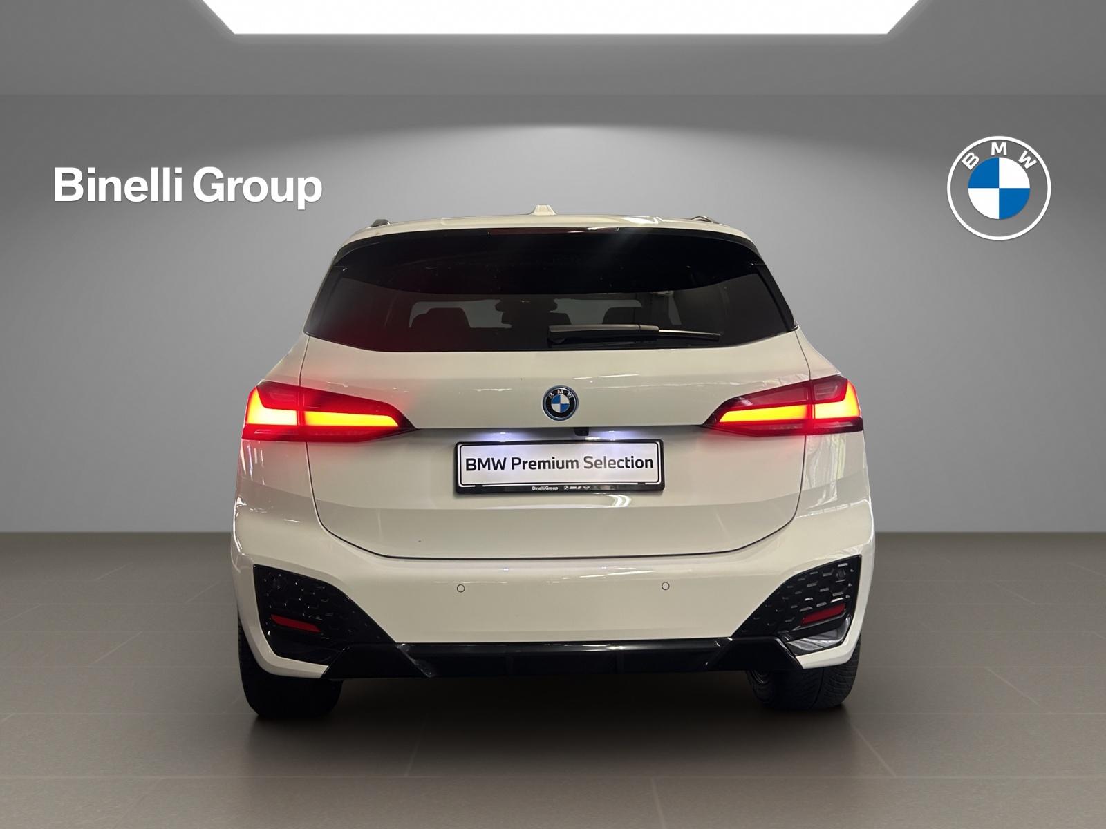 BMW 230e xDrive Active Tourer-image-3