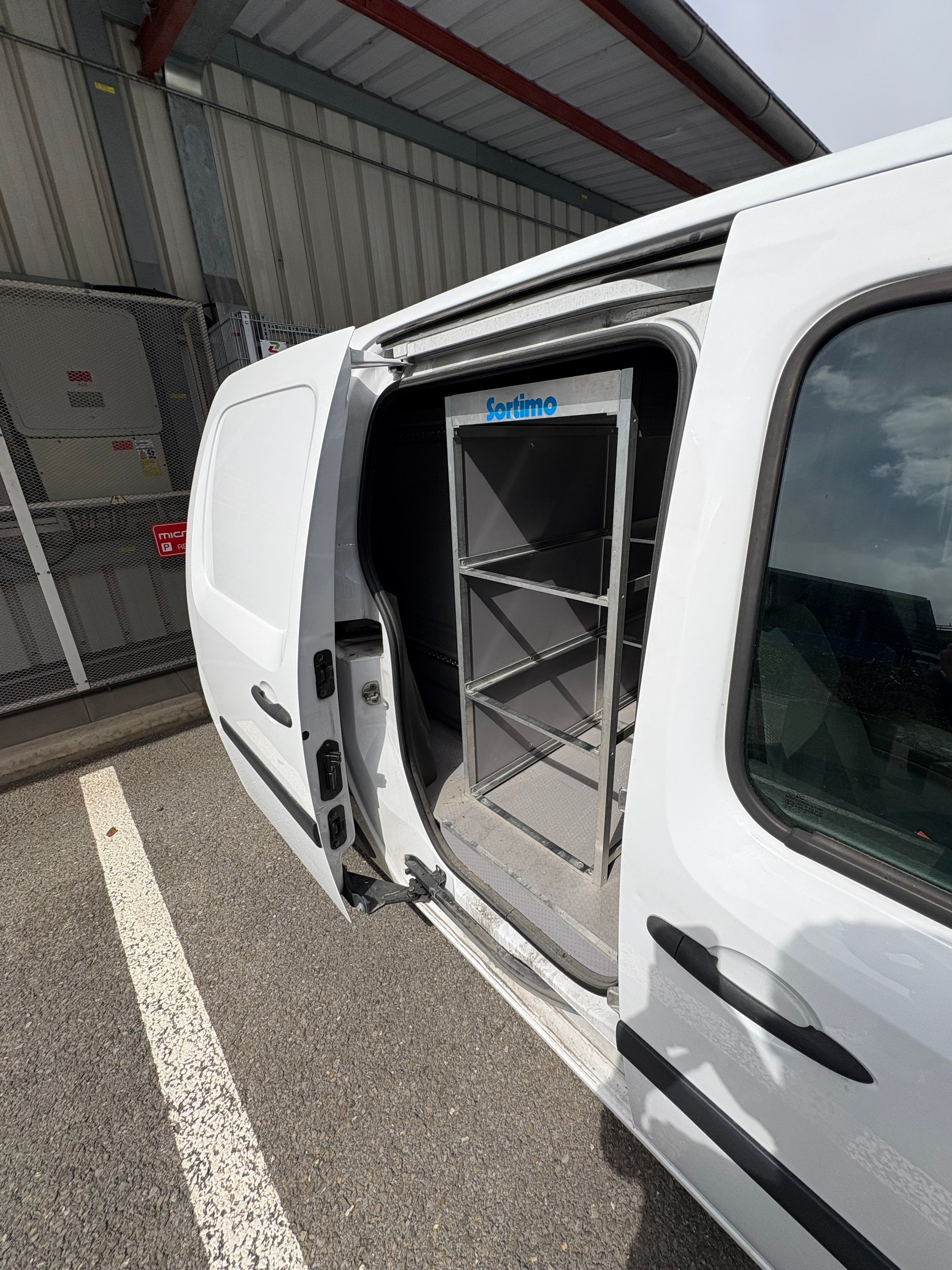 RENAULT Kangoo Maxi Z.E. 33 R60 Business 2 Plätze-image-2