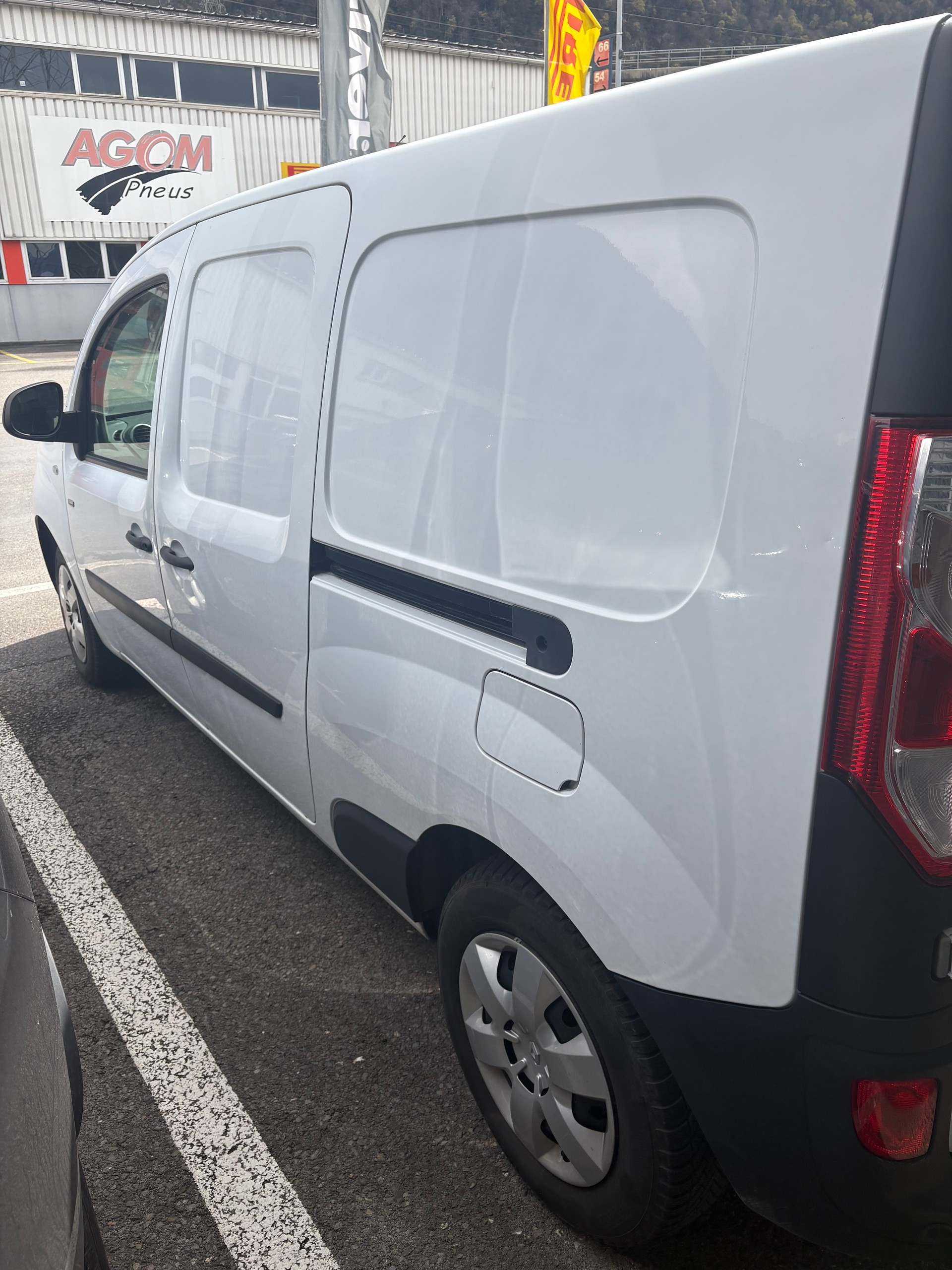 RENAULT Kangoo Maxi Z.E. 33 R60 Business 2 Plätze-image-4