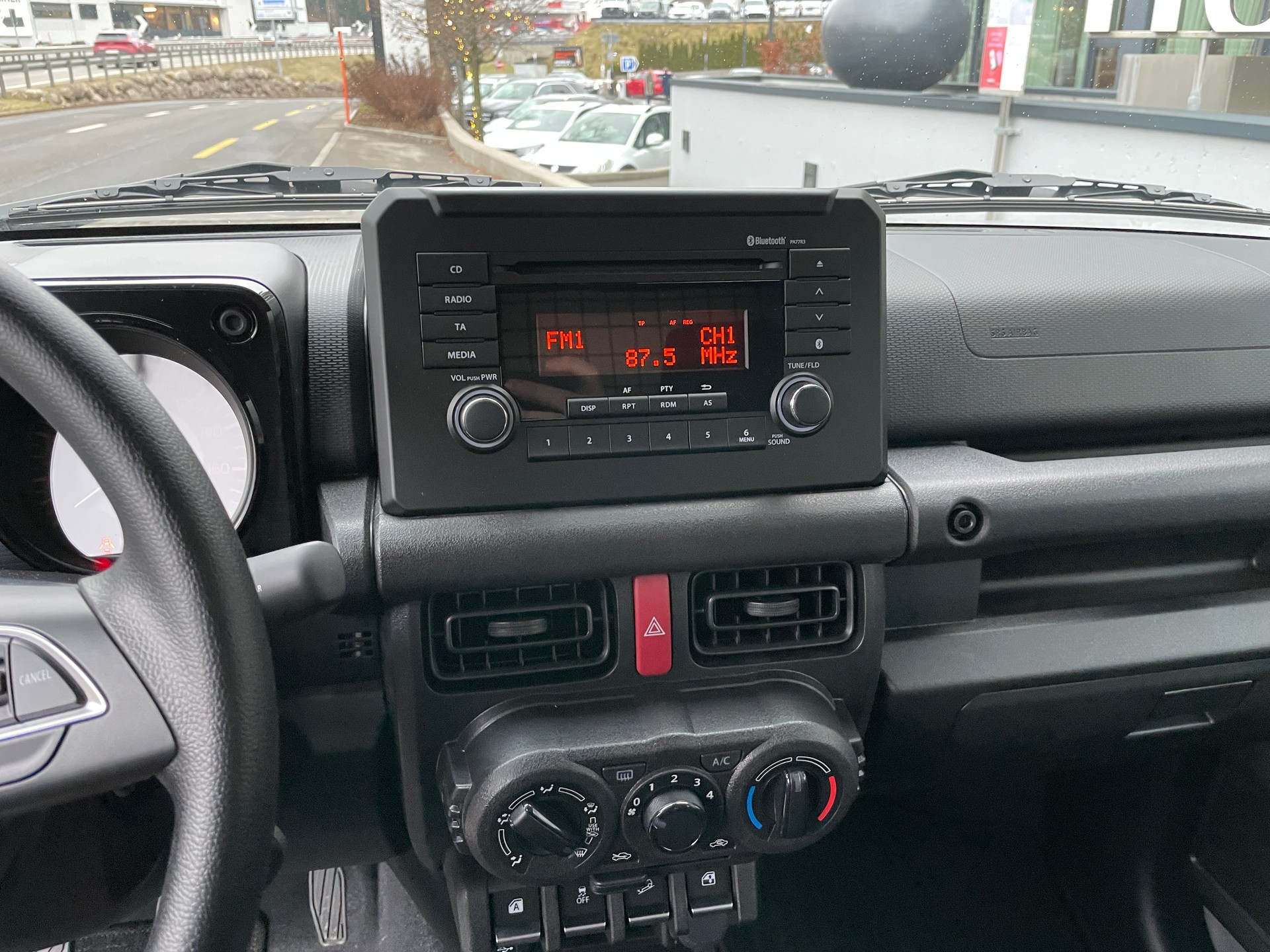 SUZUKI Jimny 1.5 Compact+ 4x4 Retro Edition-image-15