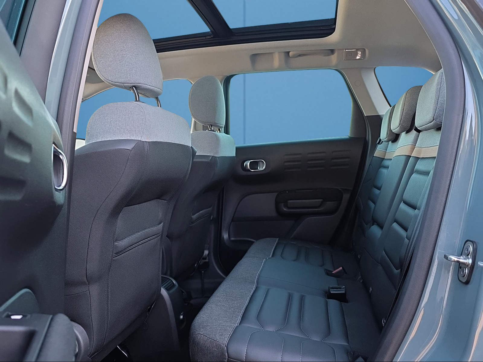 CITROEN C3 Aircross 1.2i PureTech Shine Pack EAT6-image-10