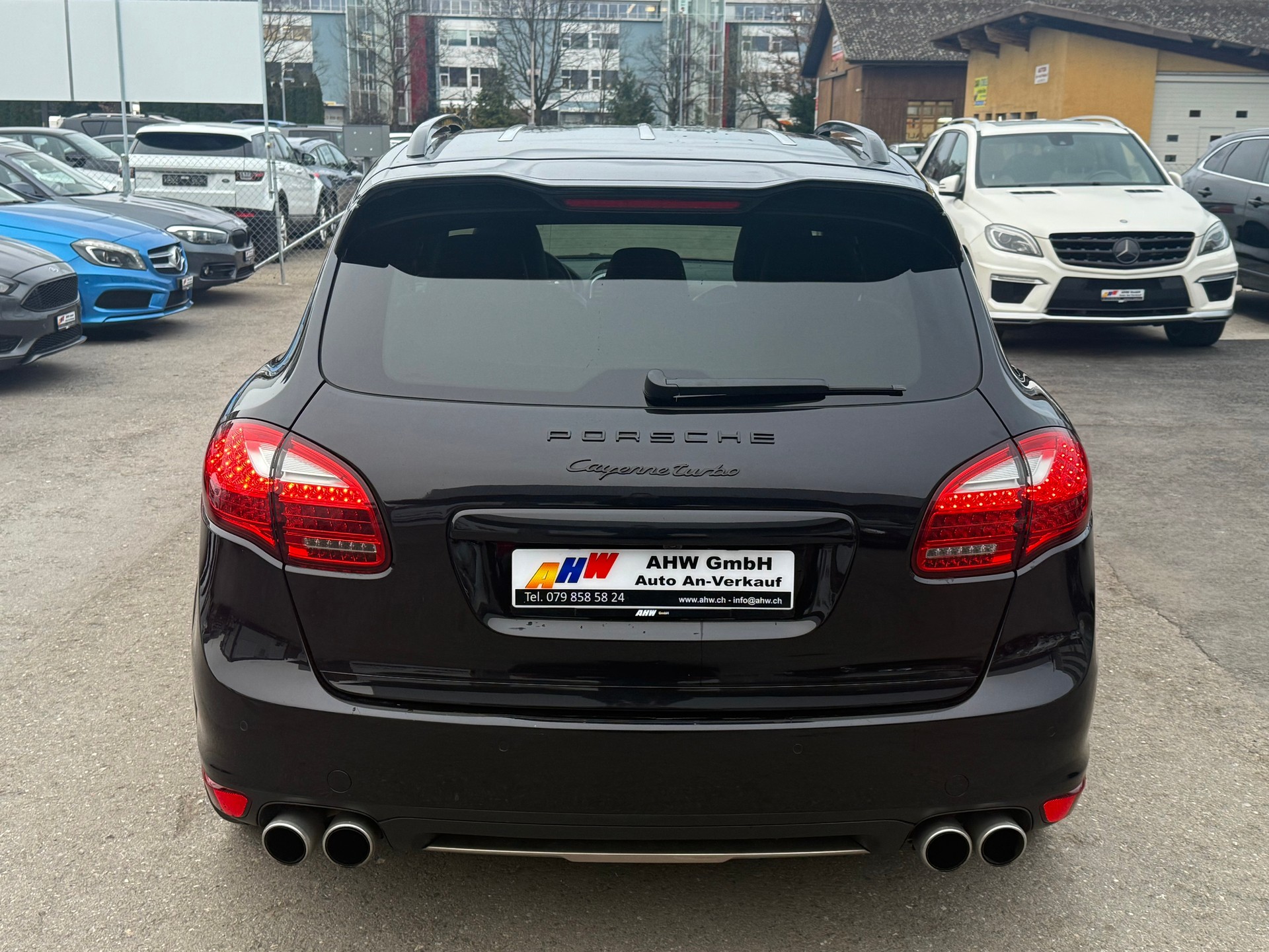 PORSCHE Cayenne Turbo / Frisch ab MFK & Service / Keramik Bremsen / Sportplus Felgen / Rückfahrkamera / BOSE Soundsystem-image-4