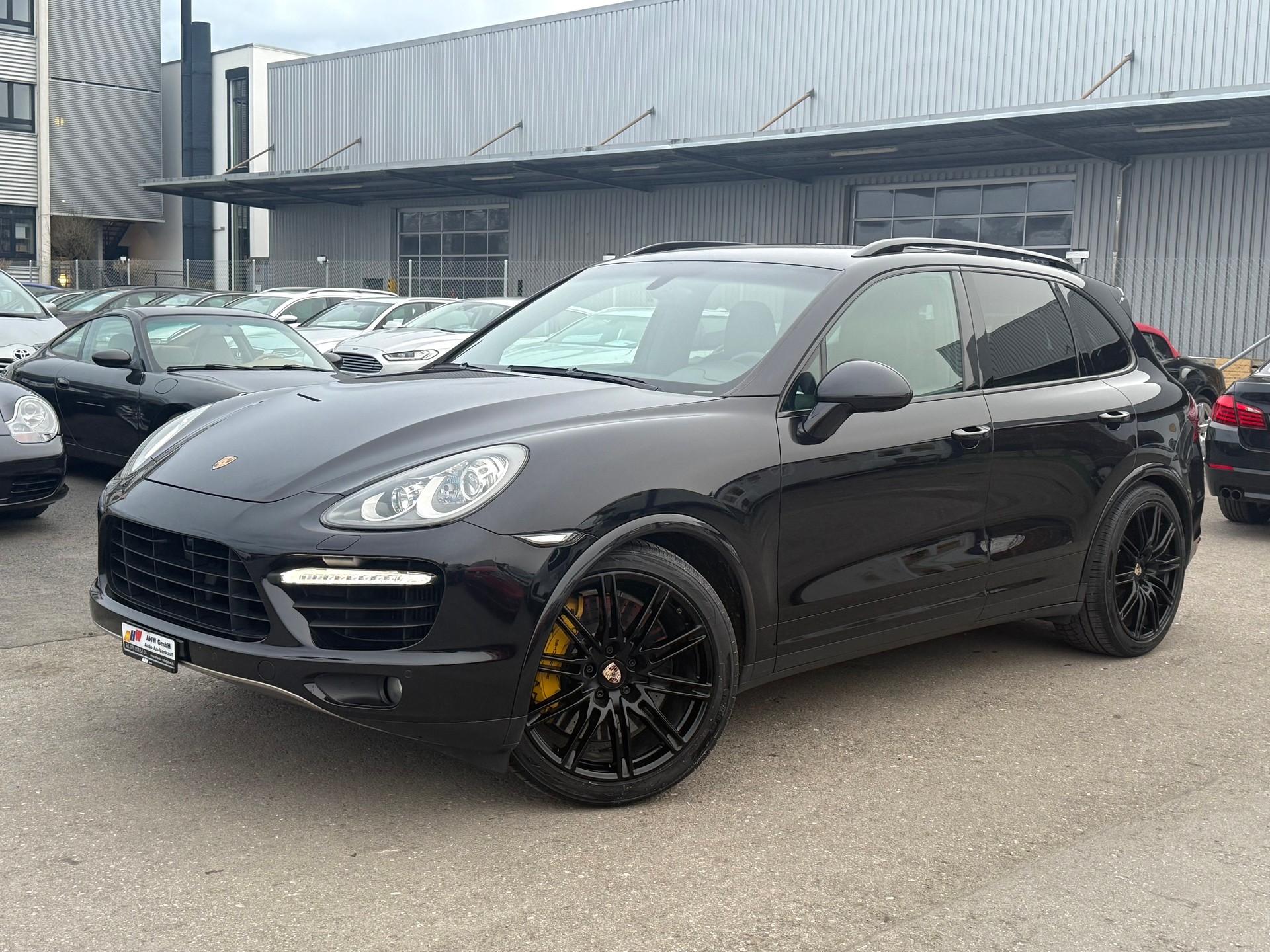 PORSCHE Cayenne Turbo / Frisch ab MFK & Service / Keramik Bremsen / Sportplus Felgen / Rückfahrkamera / BOSE Soundsystem-image-0
