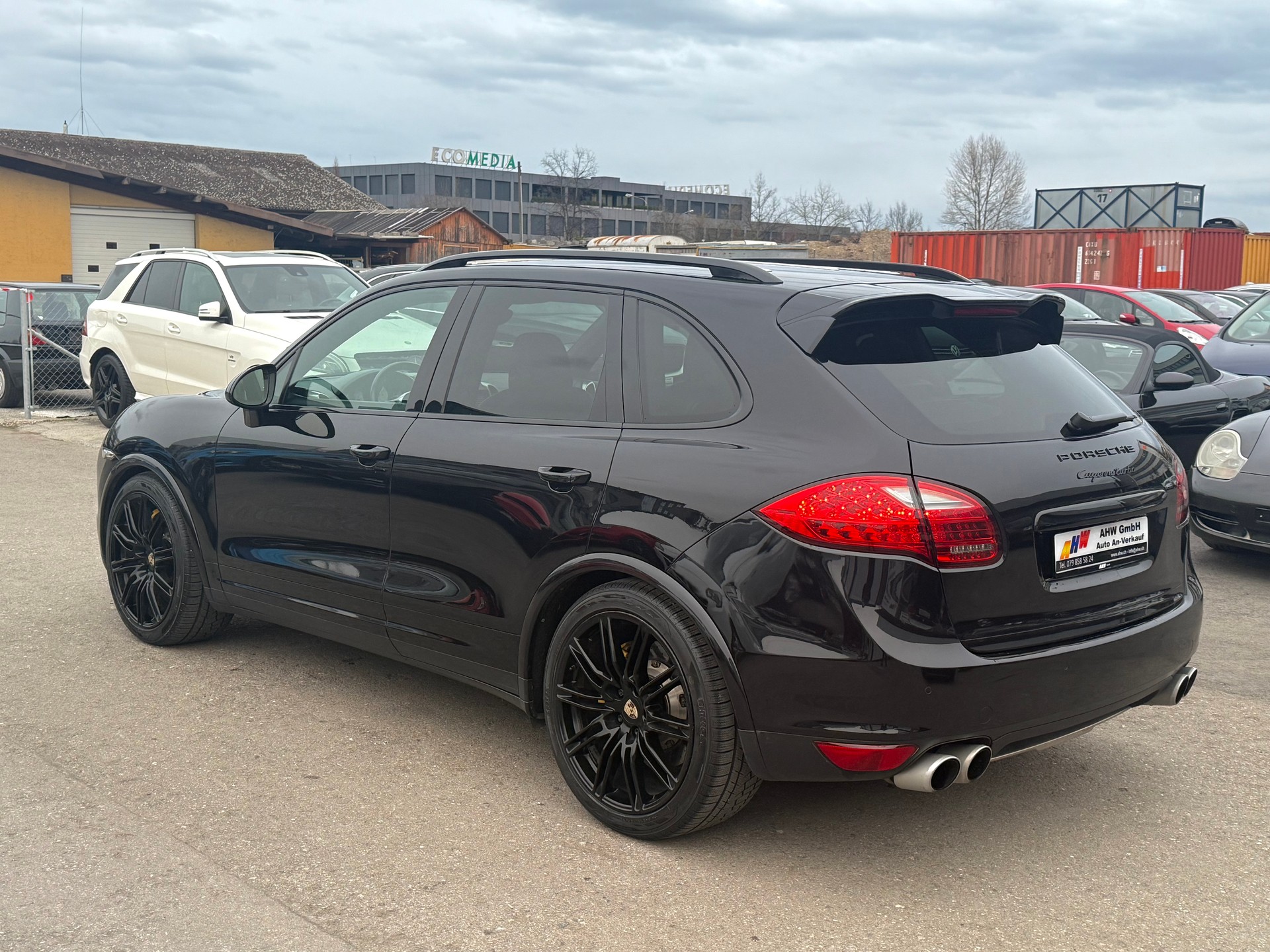 PORSCHE Cayenne Turbo / Frisch ab MFK & Service / Keramik Bremsen / Sportplus Felgen / Rückfahrkamera / BOSE Soundsystem-image-5