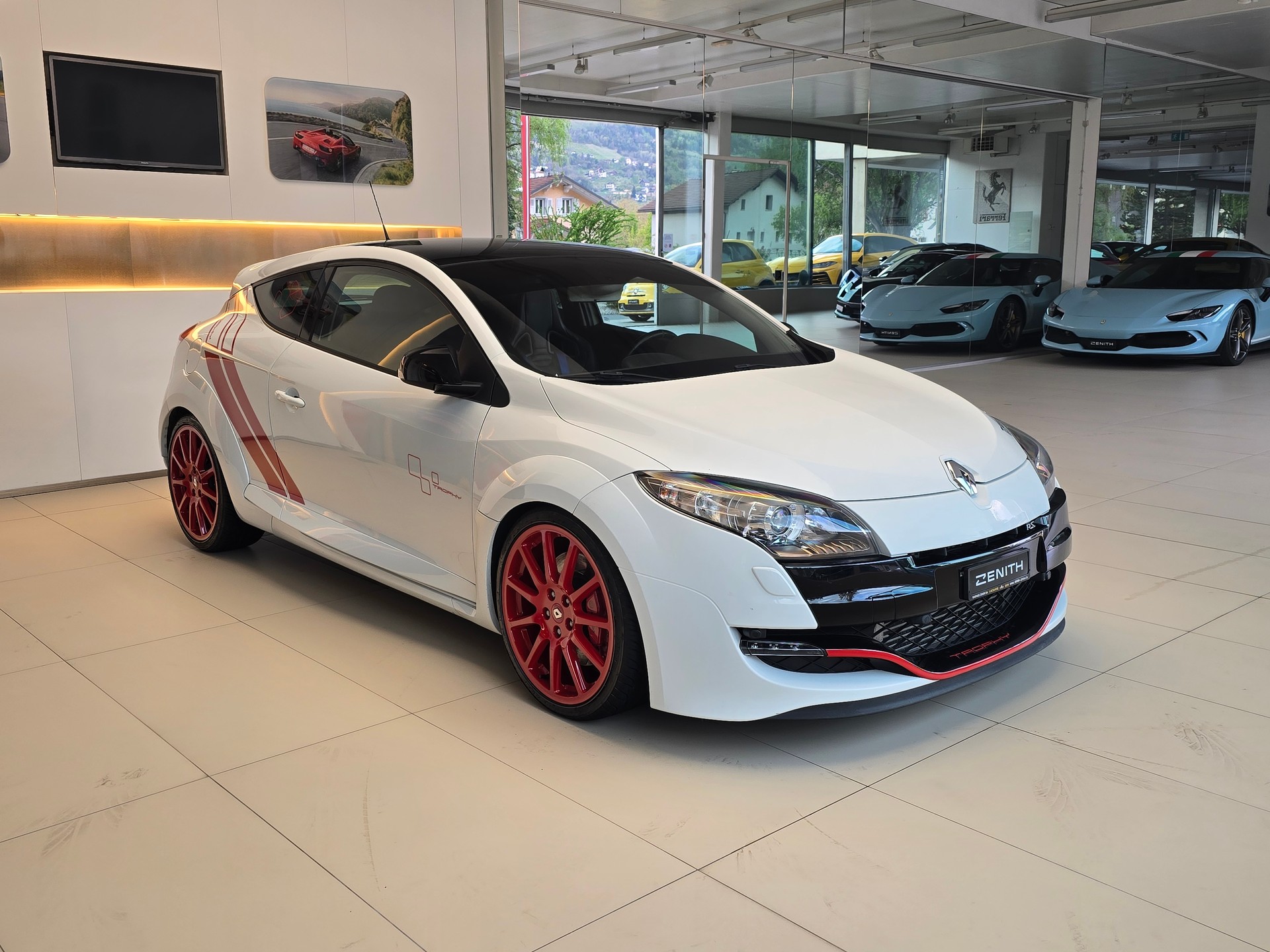 RENAULT Mégane Coupé 2.0 16V Turbo Trophy RS-image-2