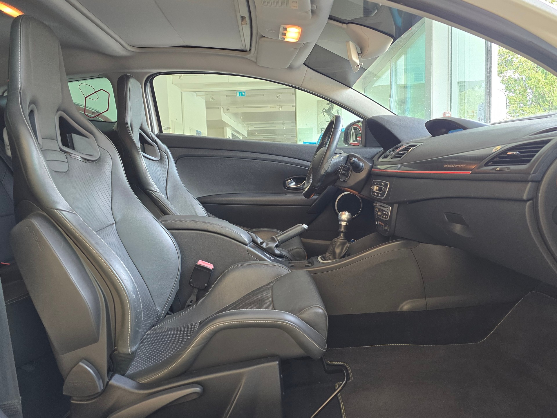 RENAULT Mégane Coupé 2.0 16V Turbo Trophy RS-image-11