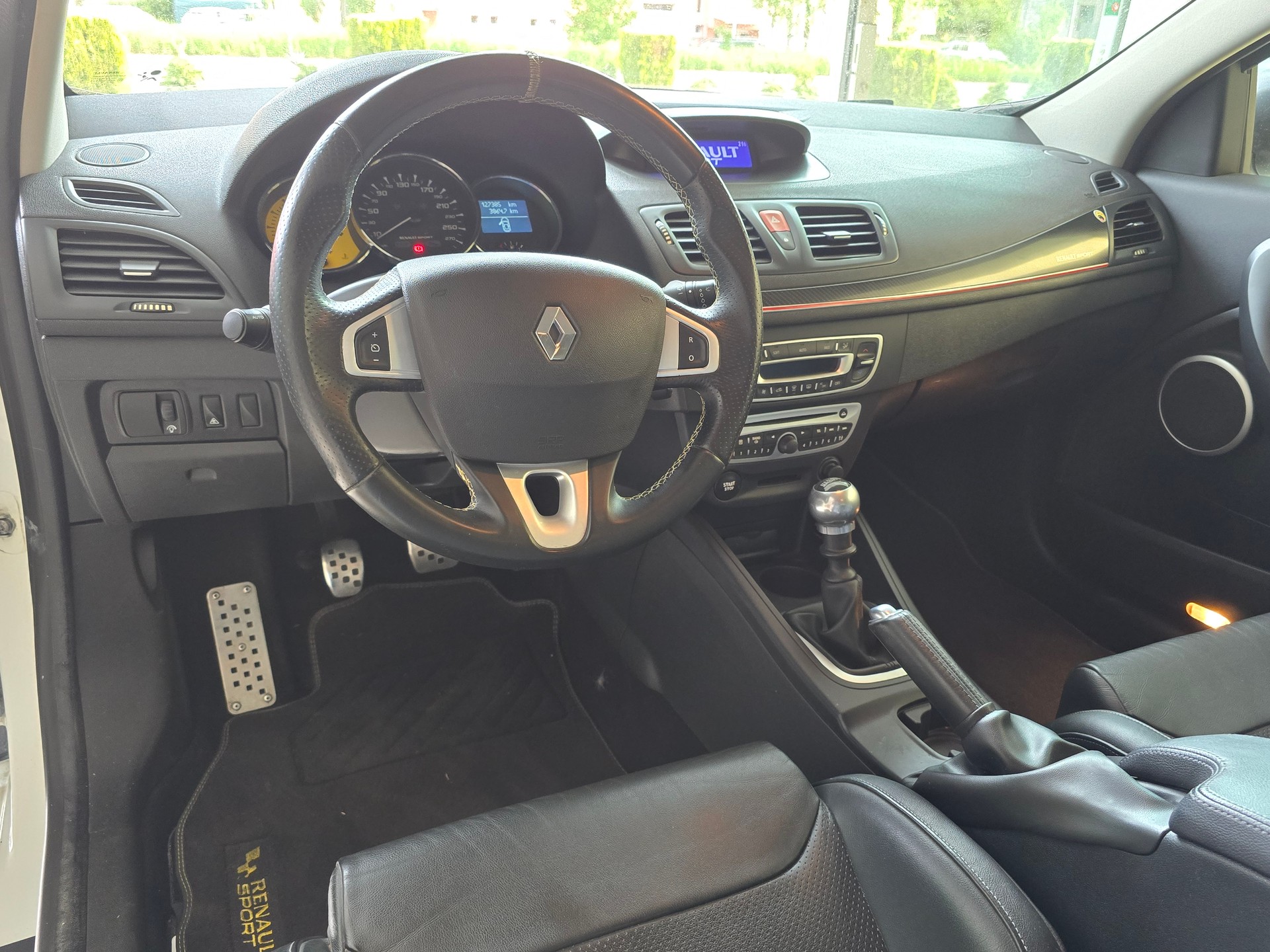 RENAULT Mégane Coupé 2.0 16V Turbo Trophy RS-image-10