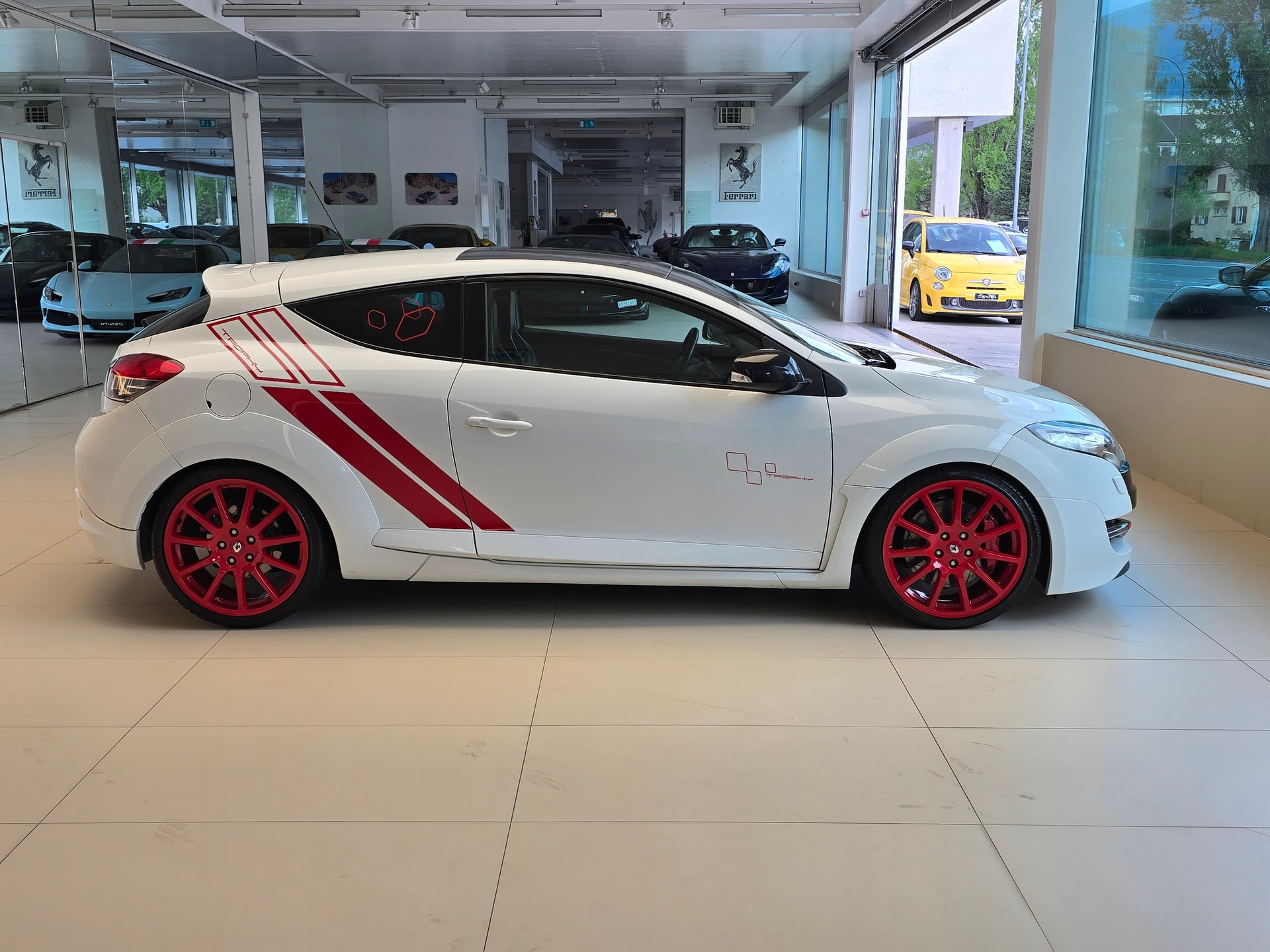 RENAULT Mégane Coupé 2.0 16V Turbo Trophy RS-image-3