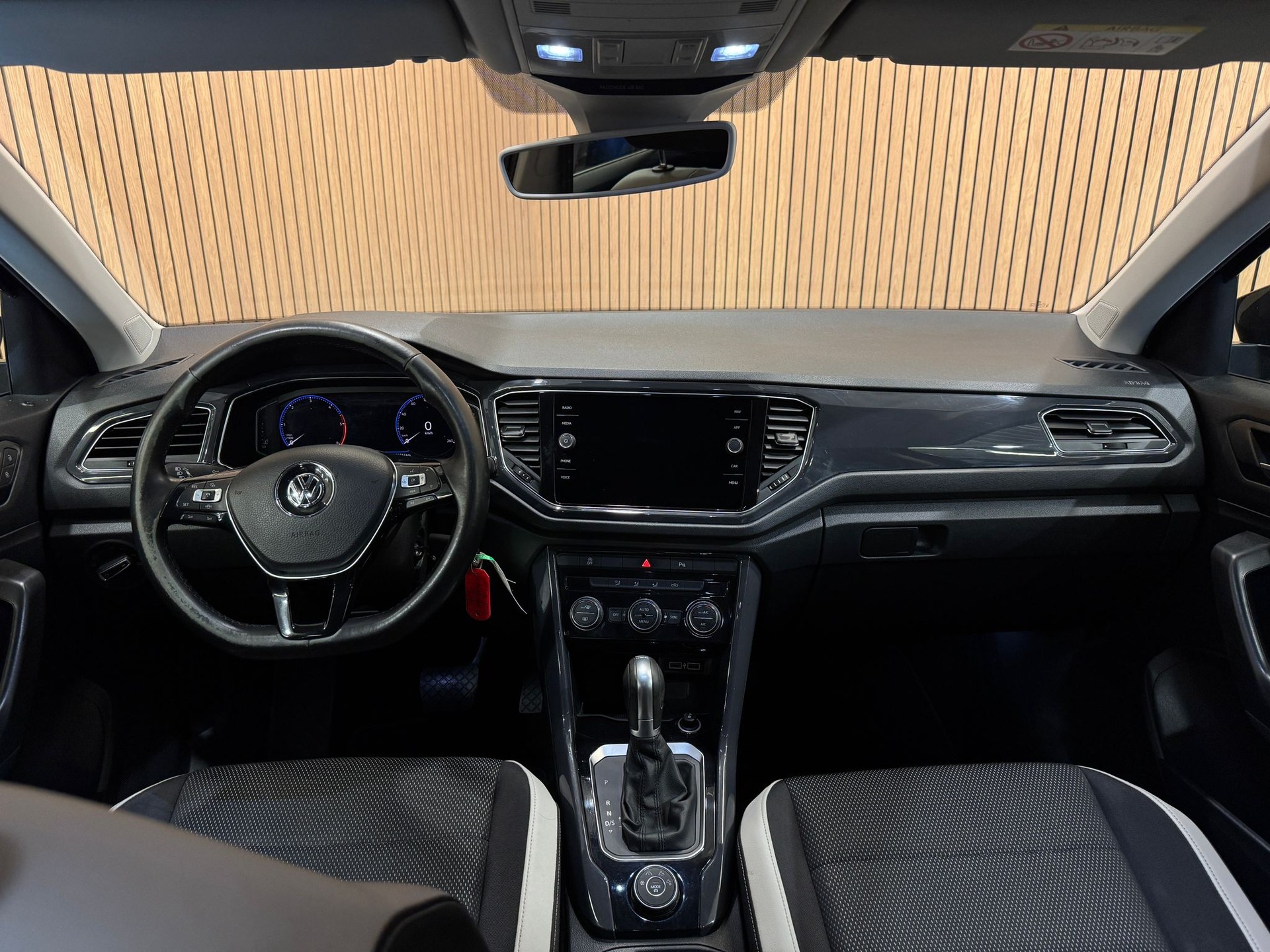VW T-Roc 2.0 TDI SCR Sport DSG 4Motion-image-10