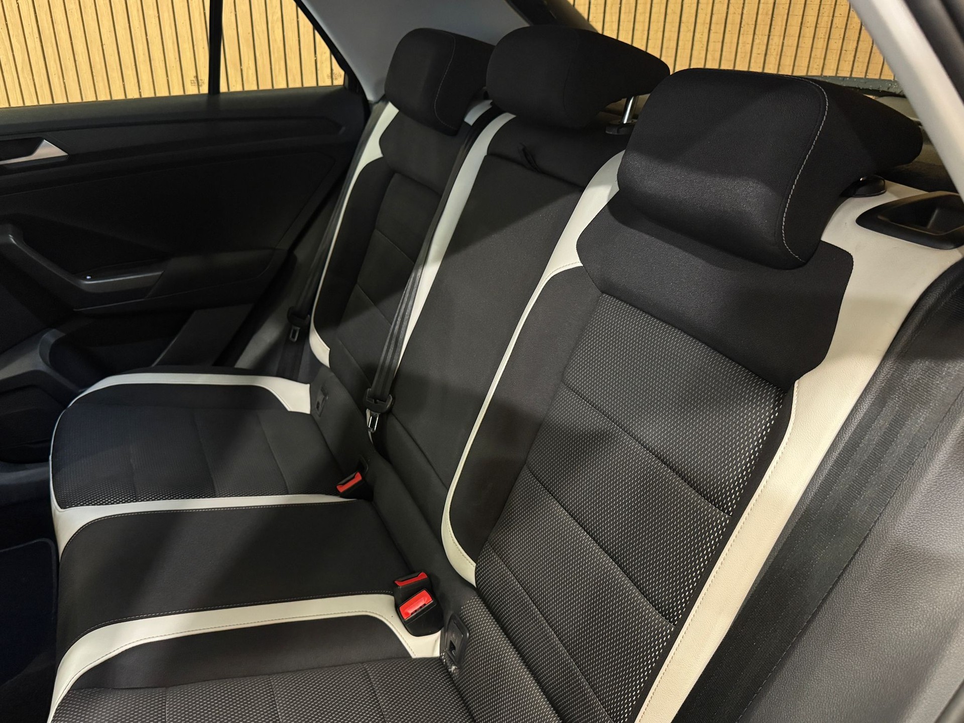 VW T-Roc 2.0 TDI SCR Sport DSG 4Motion-image-23