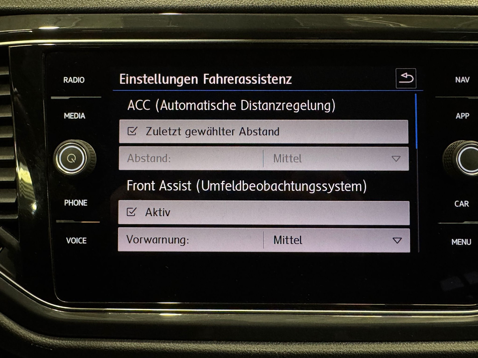 VW T-Roc 2.0 TDI SCR Sport DSG 4Motion-image-17