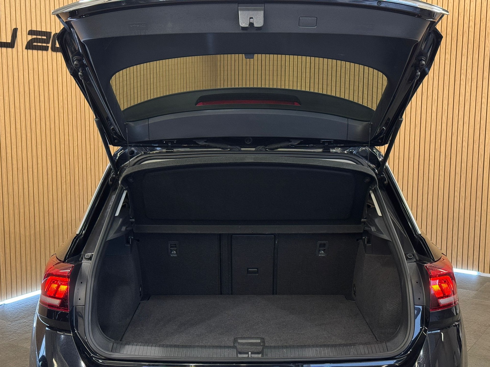 VW T-Roc 2.0 TDI SCR Sport DSG 4Motion-image-9