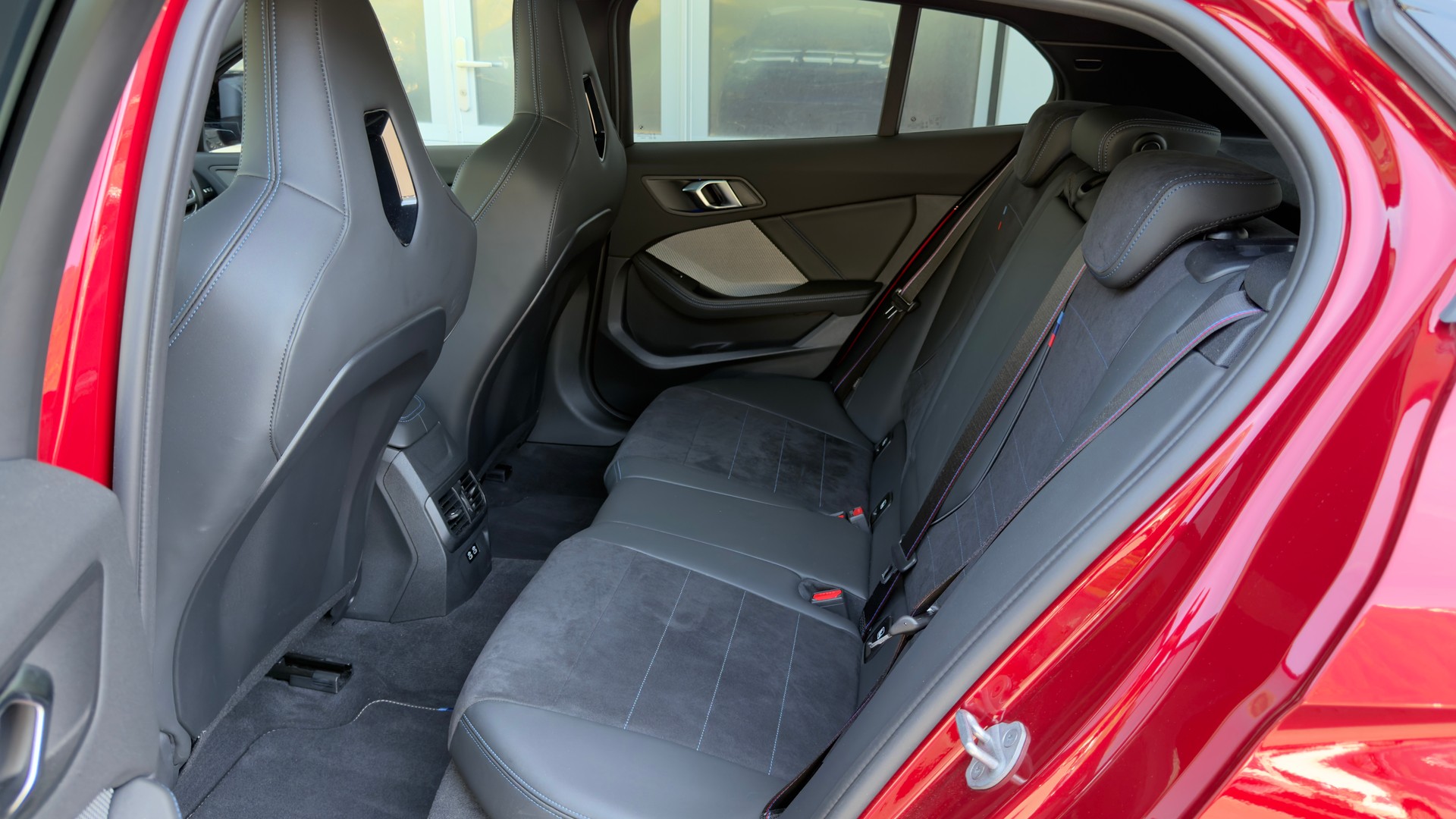 BMW 1er Reihe F70 M135i xDrive-image-8