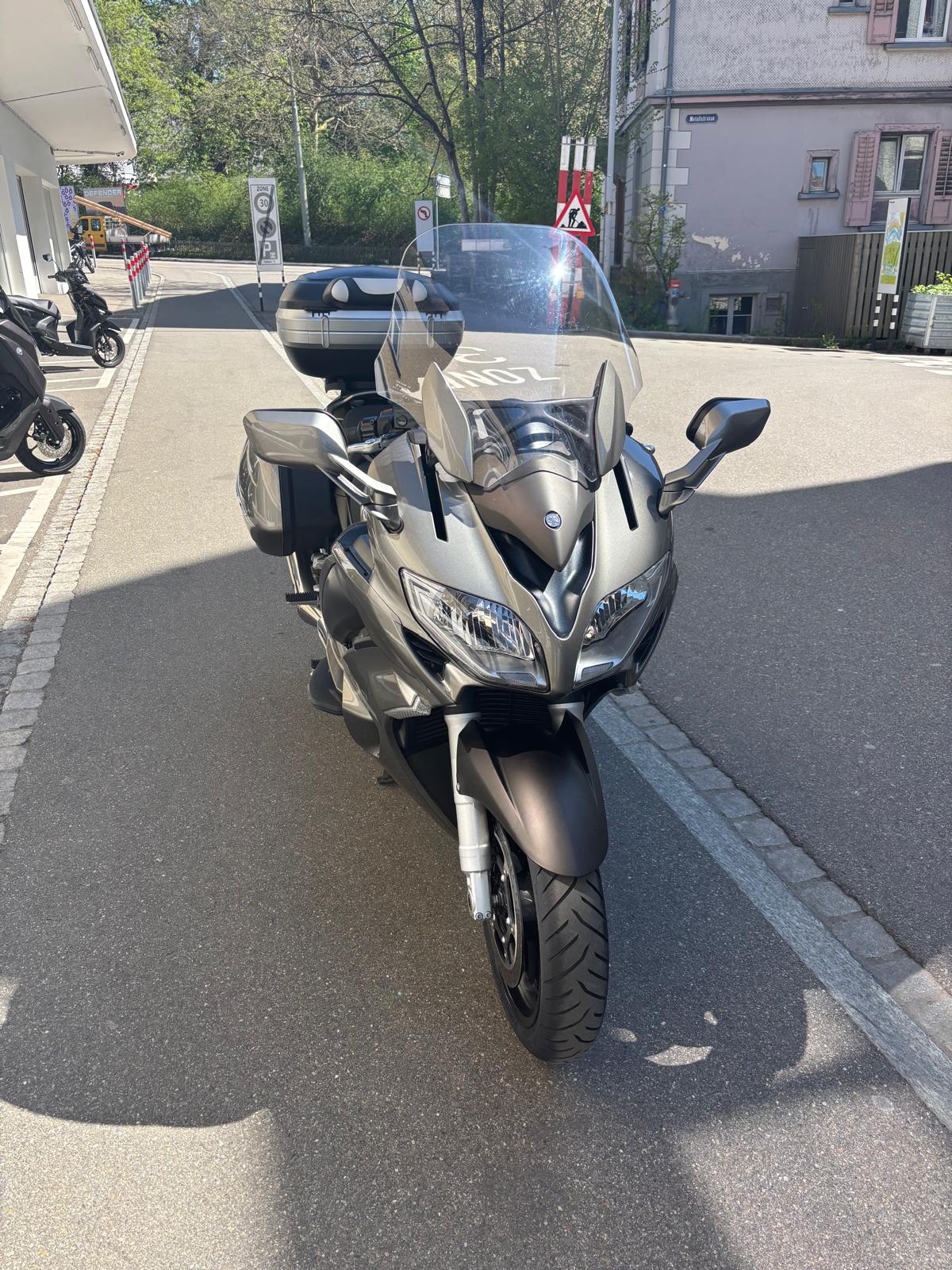 YAMAHA FJR 1300 ABS-showroom-element-2