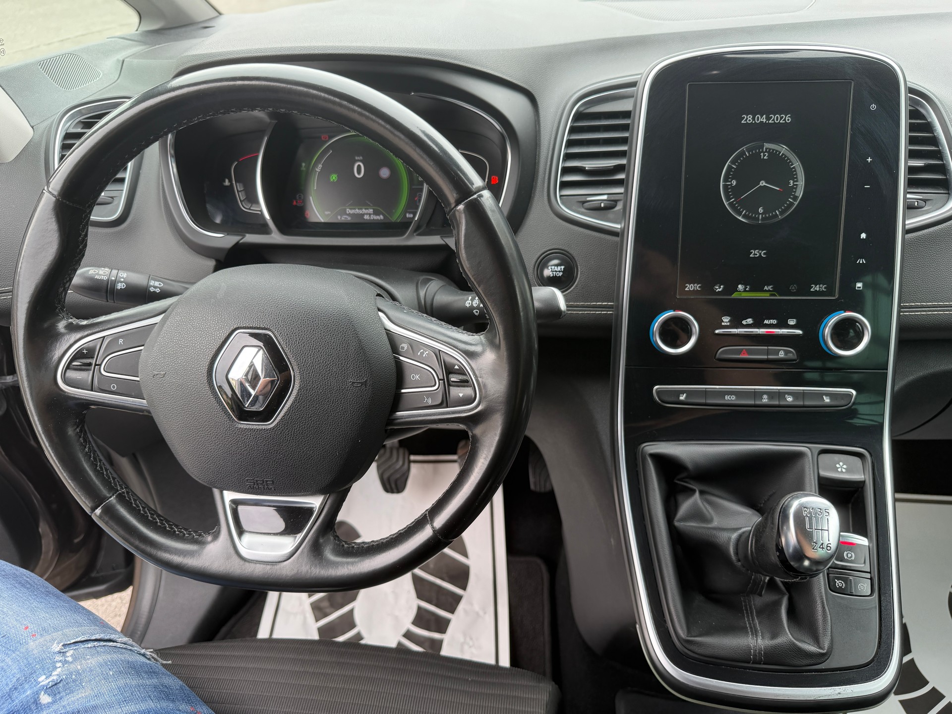 RENAULT Grand Scénic 1.2 16V Turbo Bose-image-9